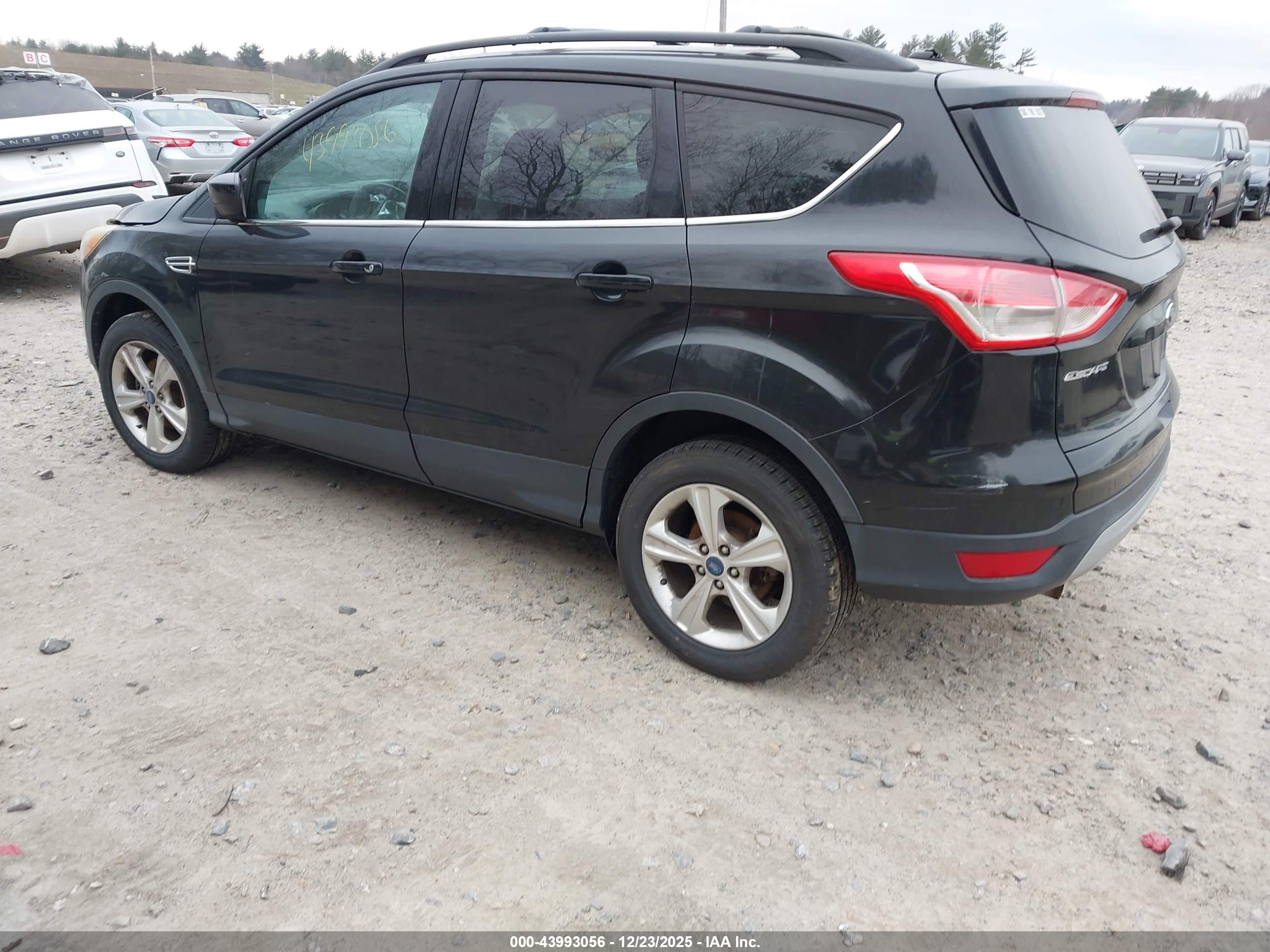 FORD ESCAPE image 3