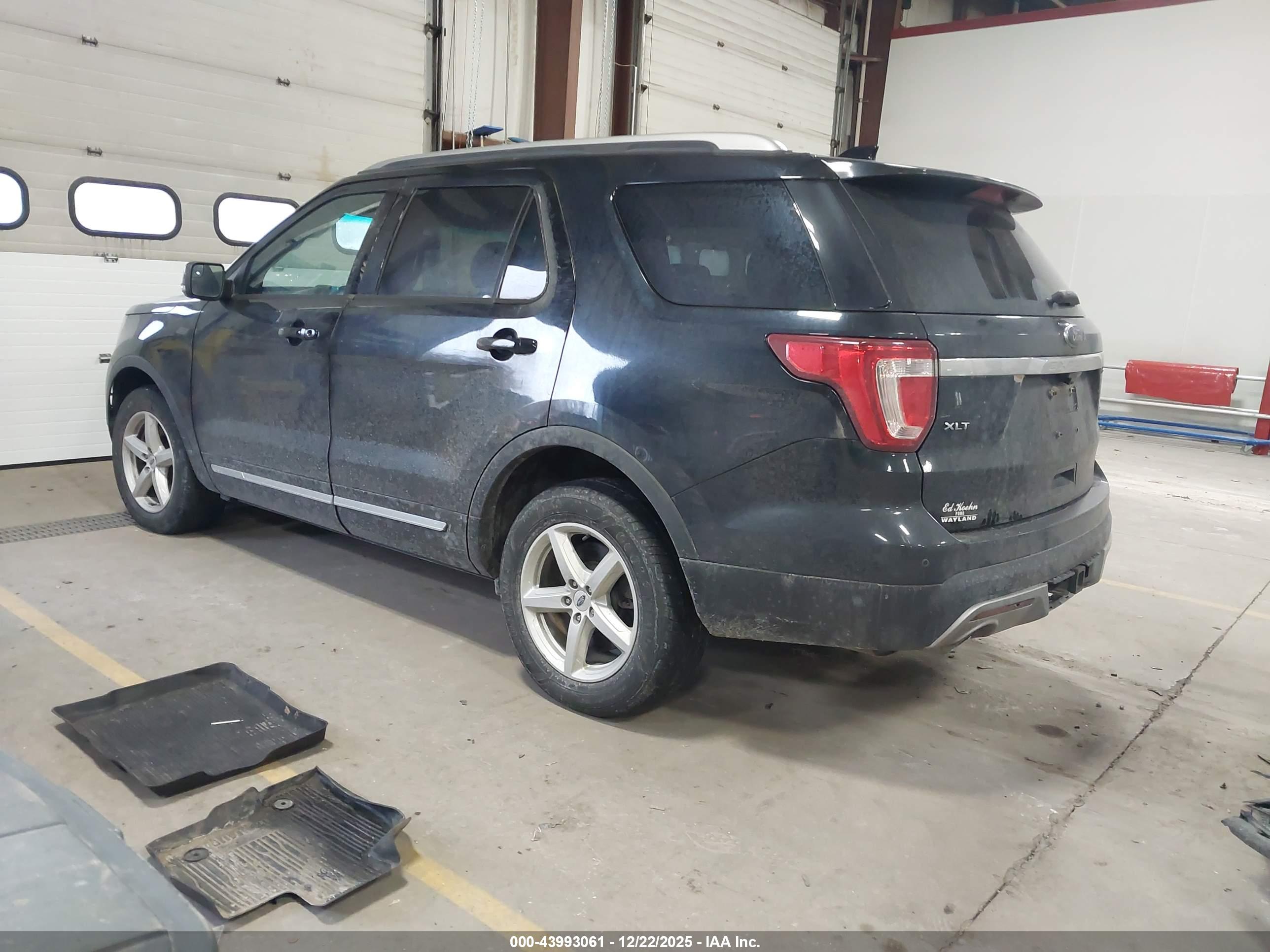 FORD EXPLORER image 3