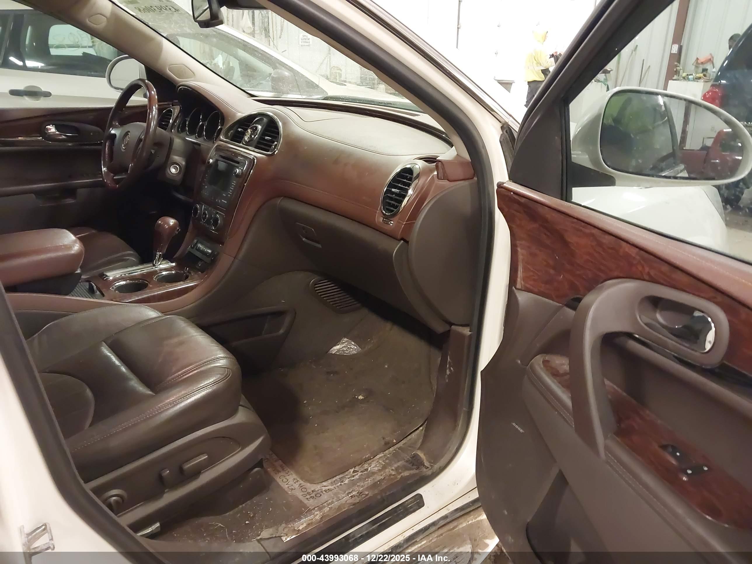 BUICK ENCLAVE image 5