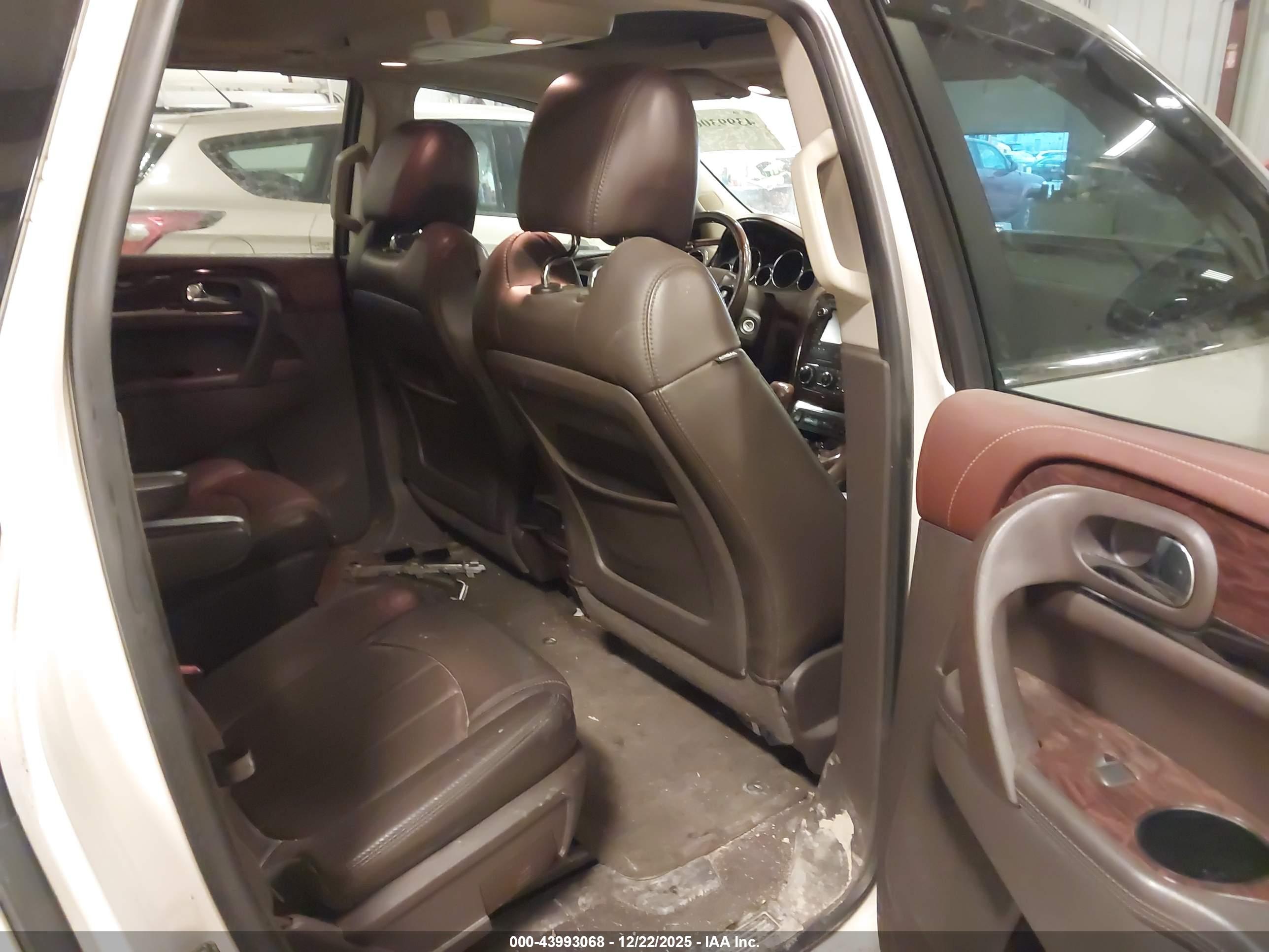 BUICK ENCLAVE image 8