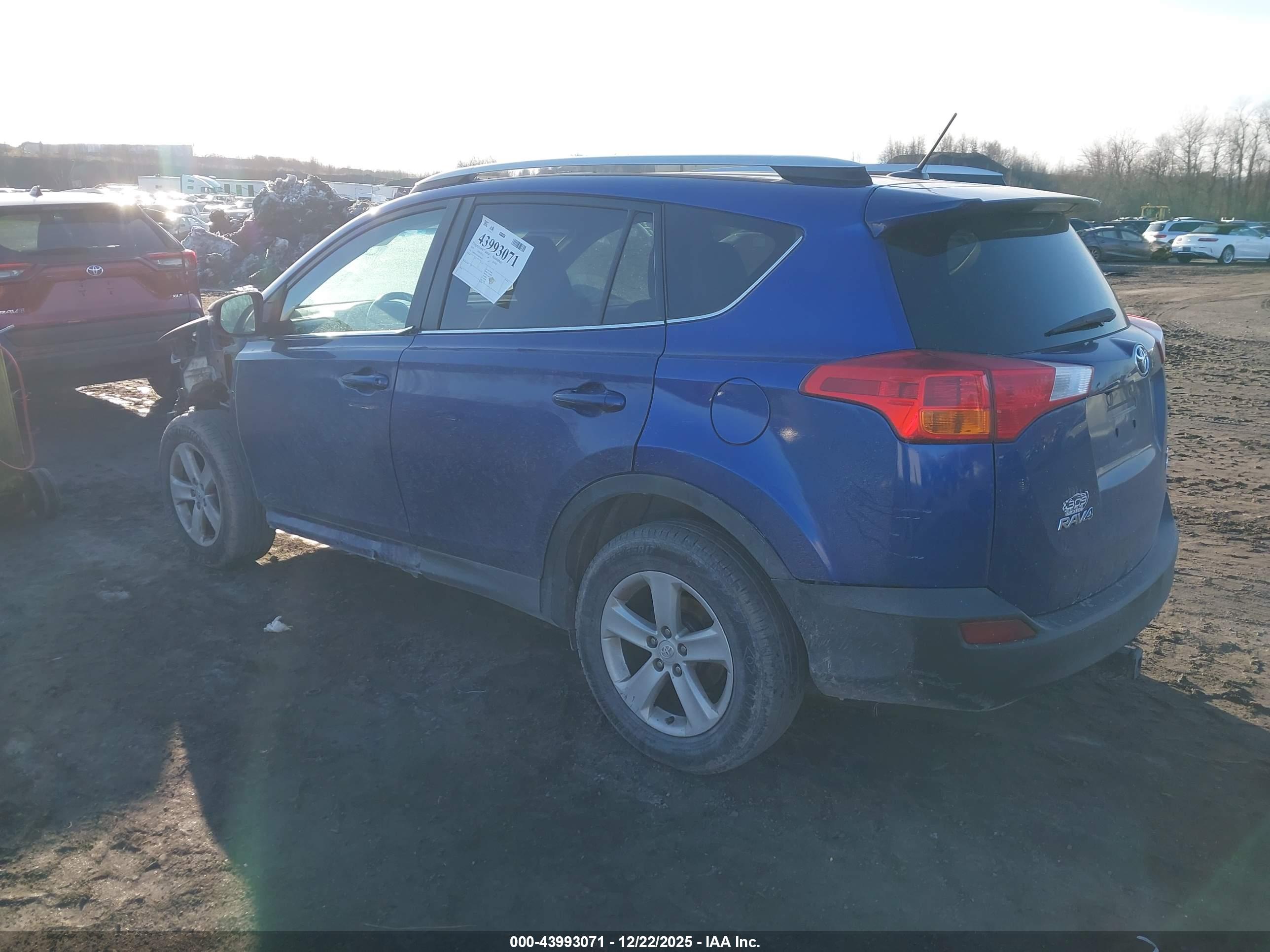 TOYOTA RAV4 image 3