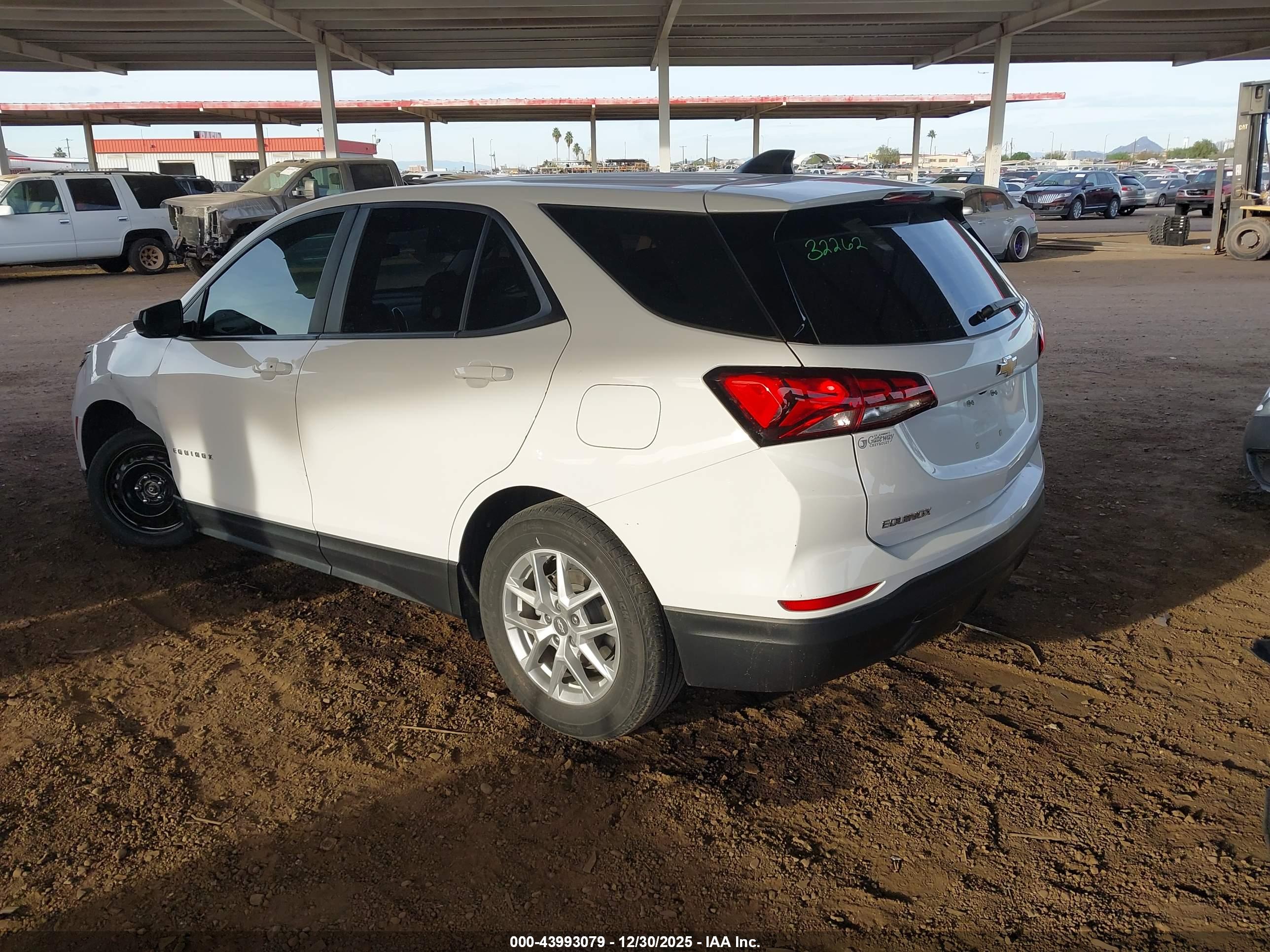 CHEVROLET EQUINOX image 3
