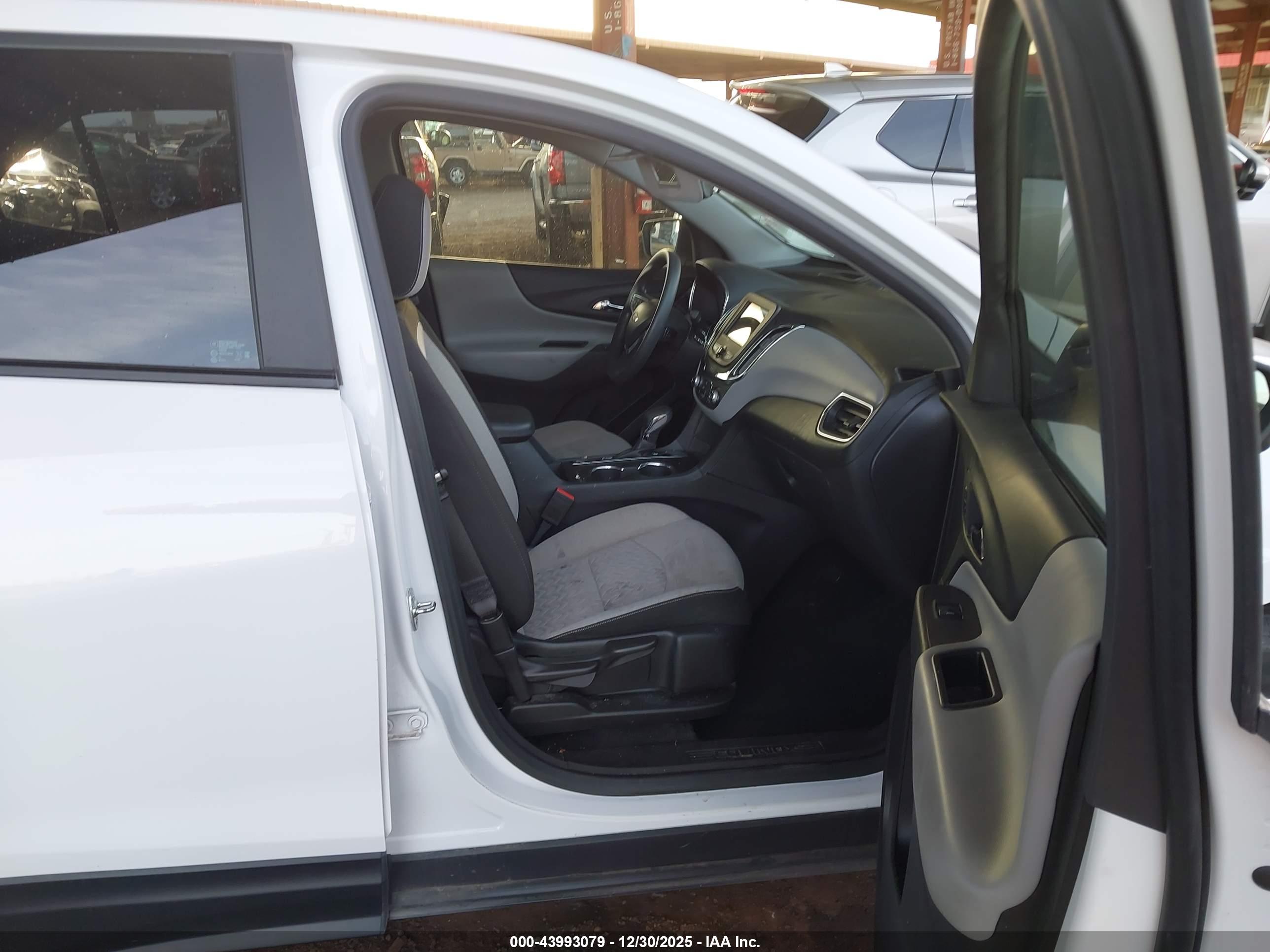 CHEVROLET EQUINOX image 5
