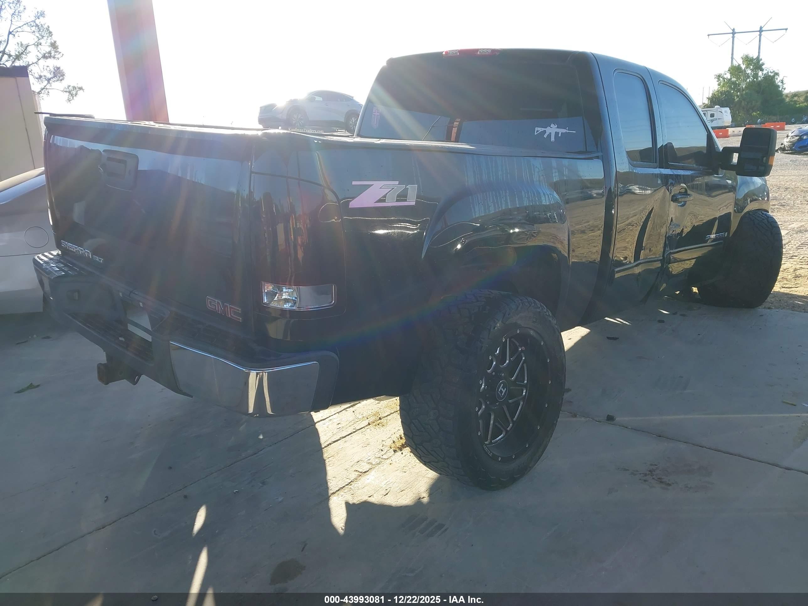 GMC SIERRA image 4