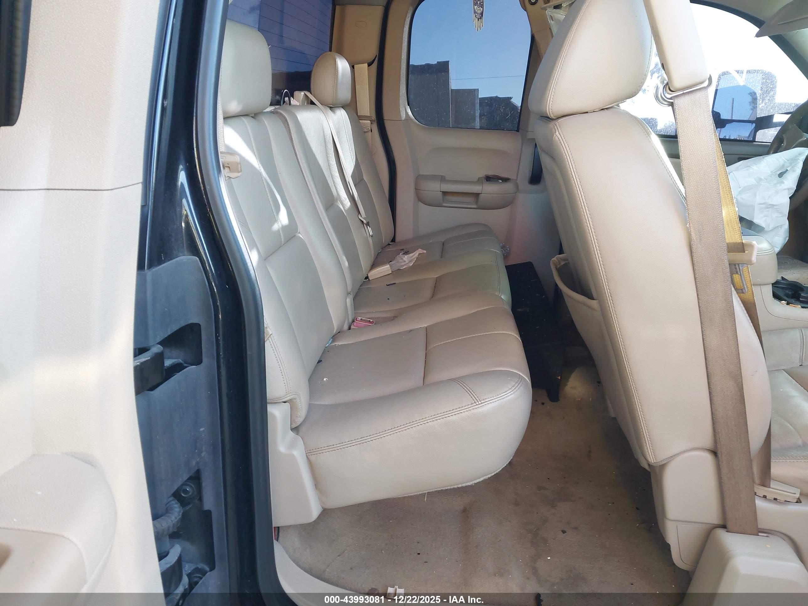GMC SIERRA image 8