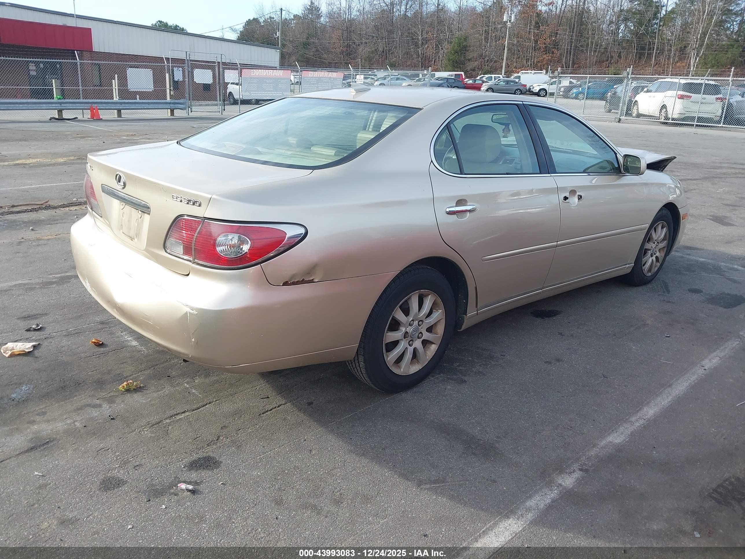 LEXUS ES image 4