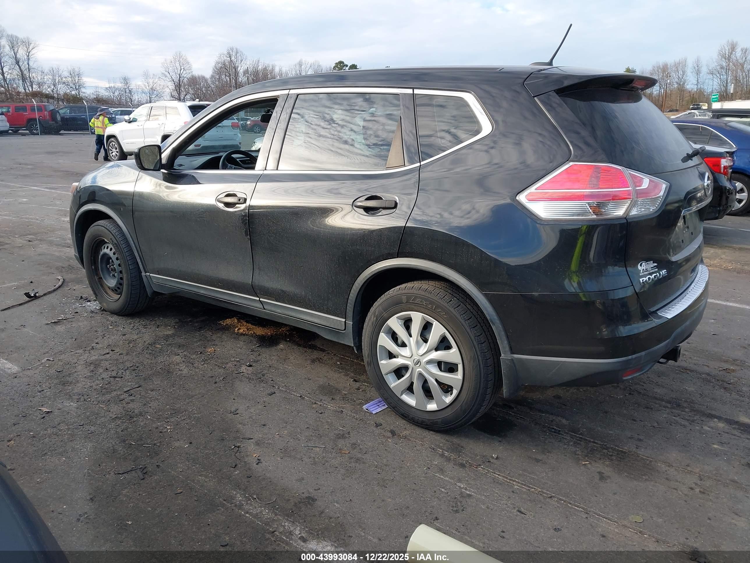 NISSAN ROGUE image 3