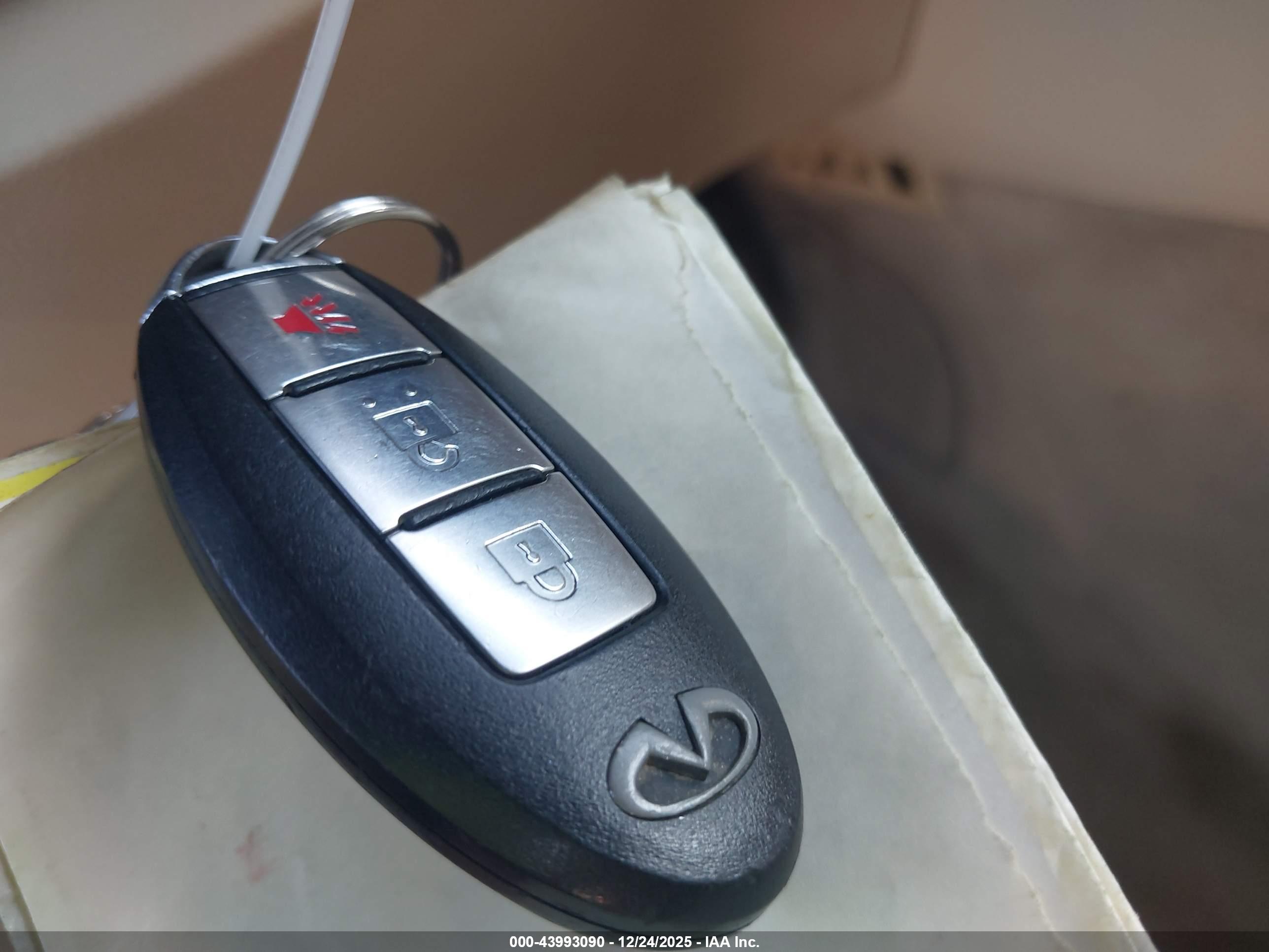 INFINITI FX35 image 11