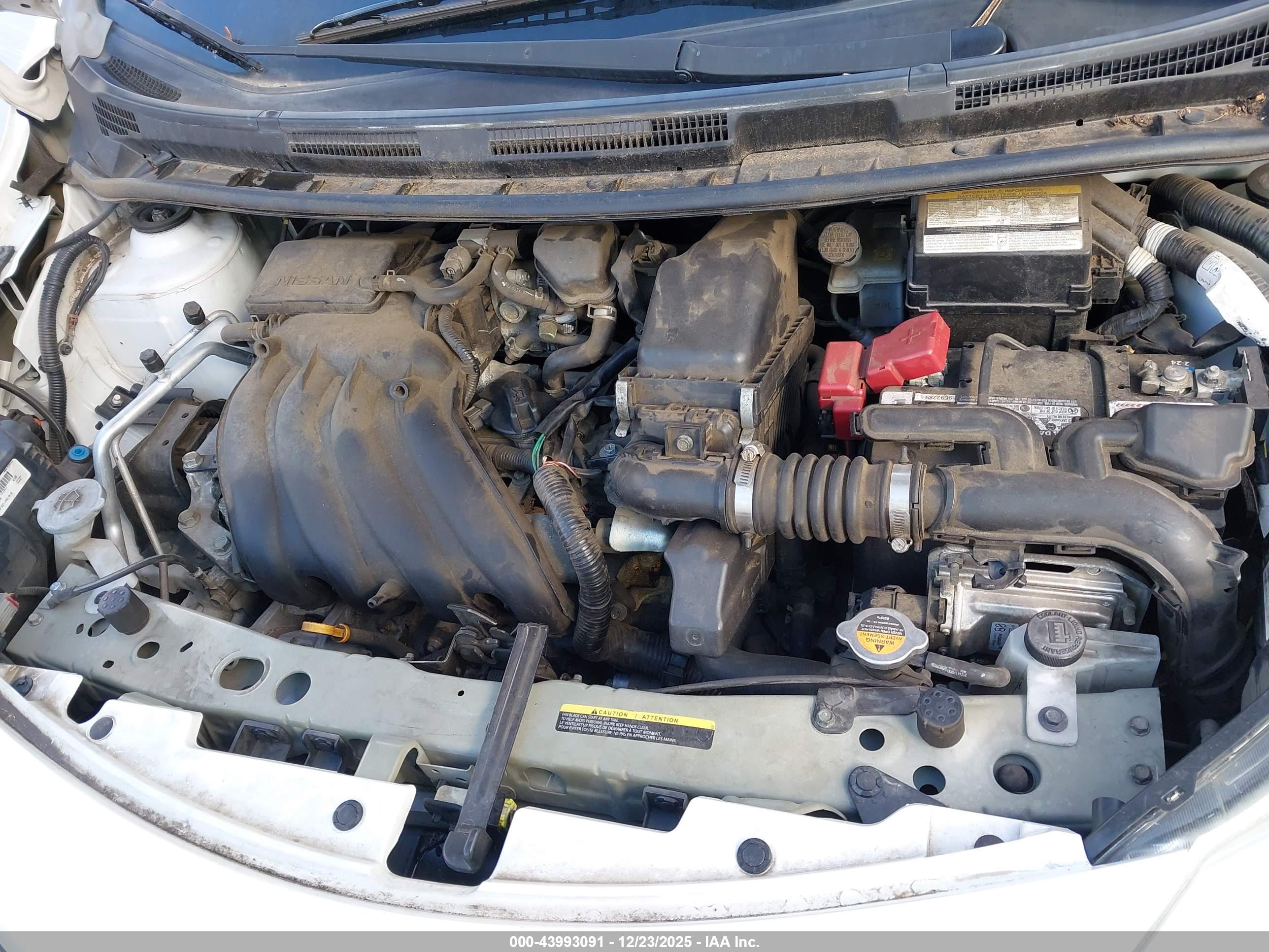 NISSAN VERSA image 10