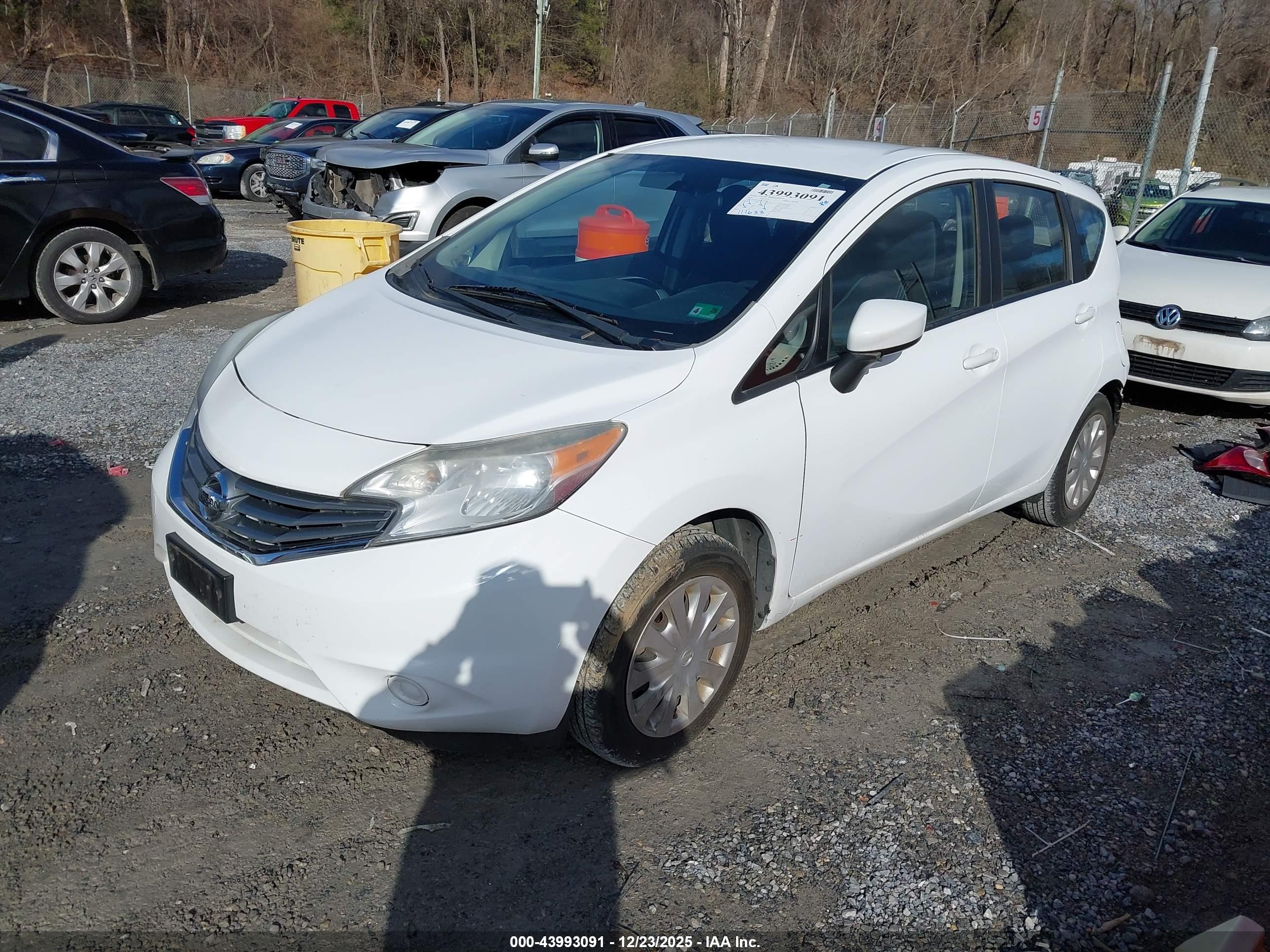 NISSAN VERSA image 2