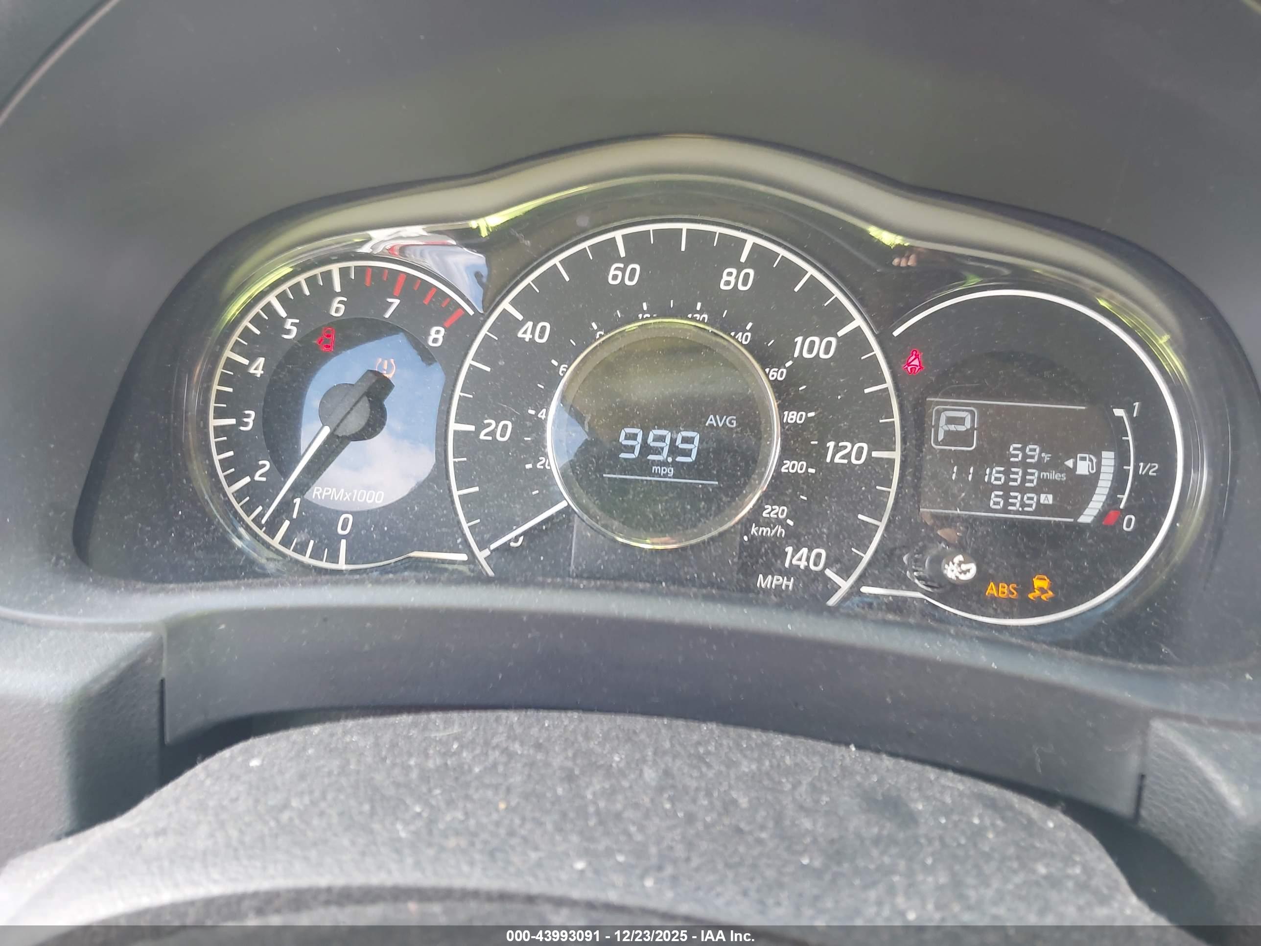 NISSAN VERSA image 7