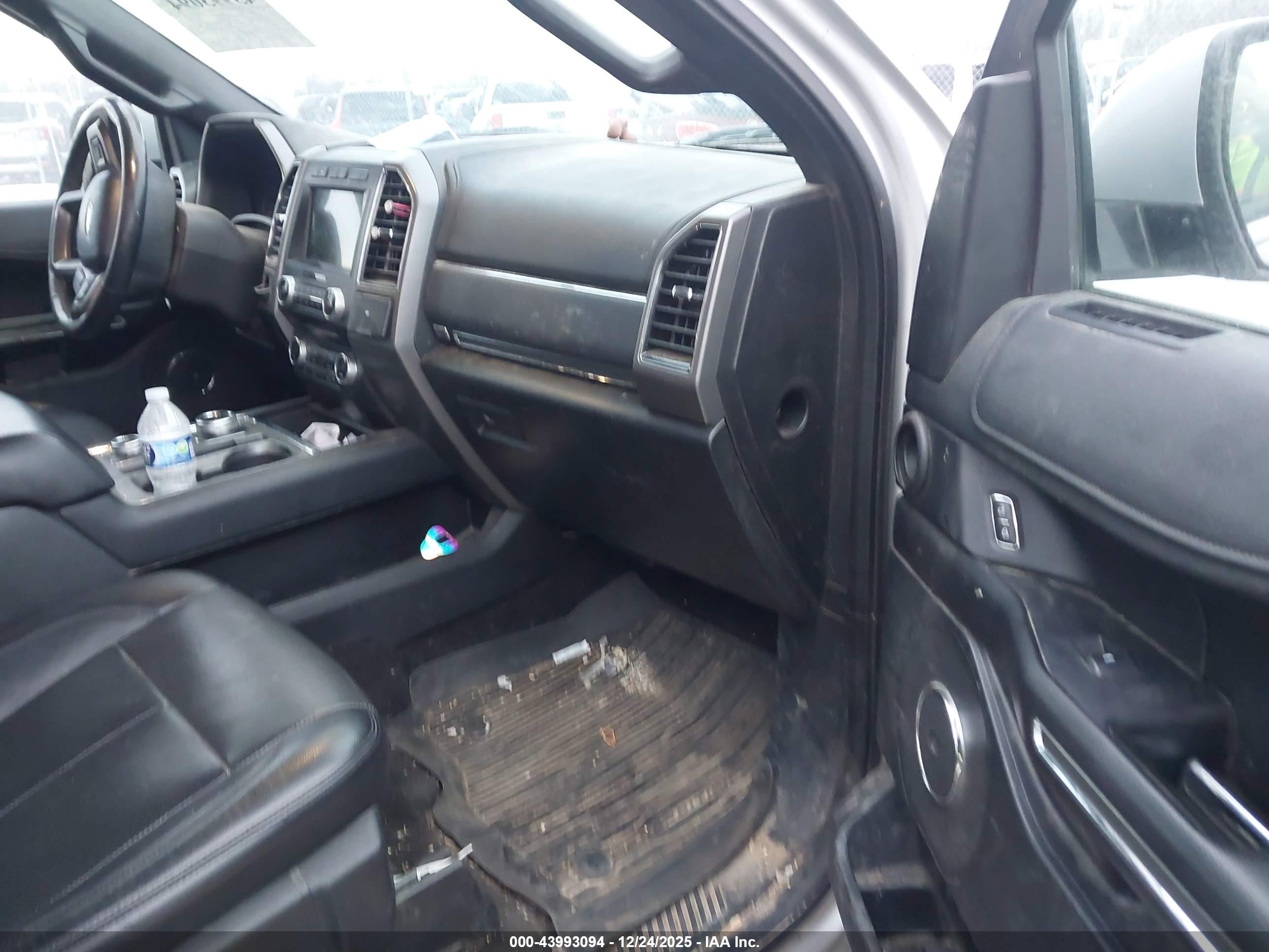 FORD EXPEDITION image 5