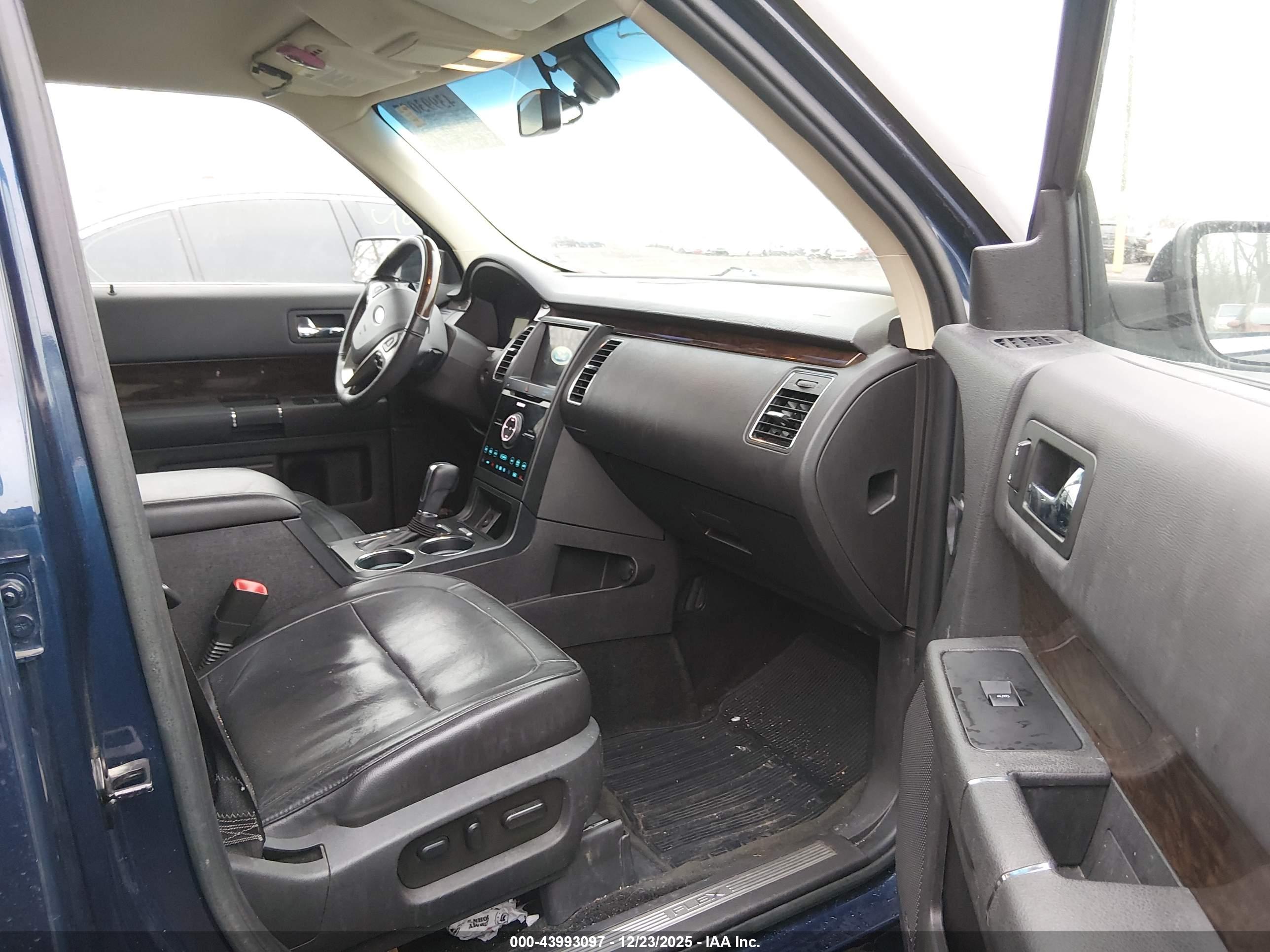 FORD FLEX image 5