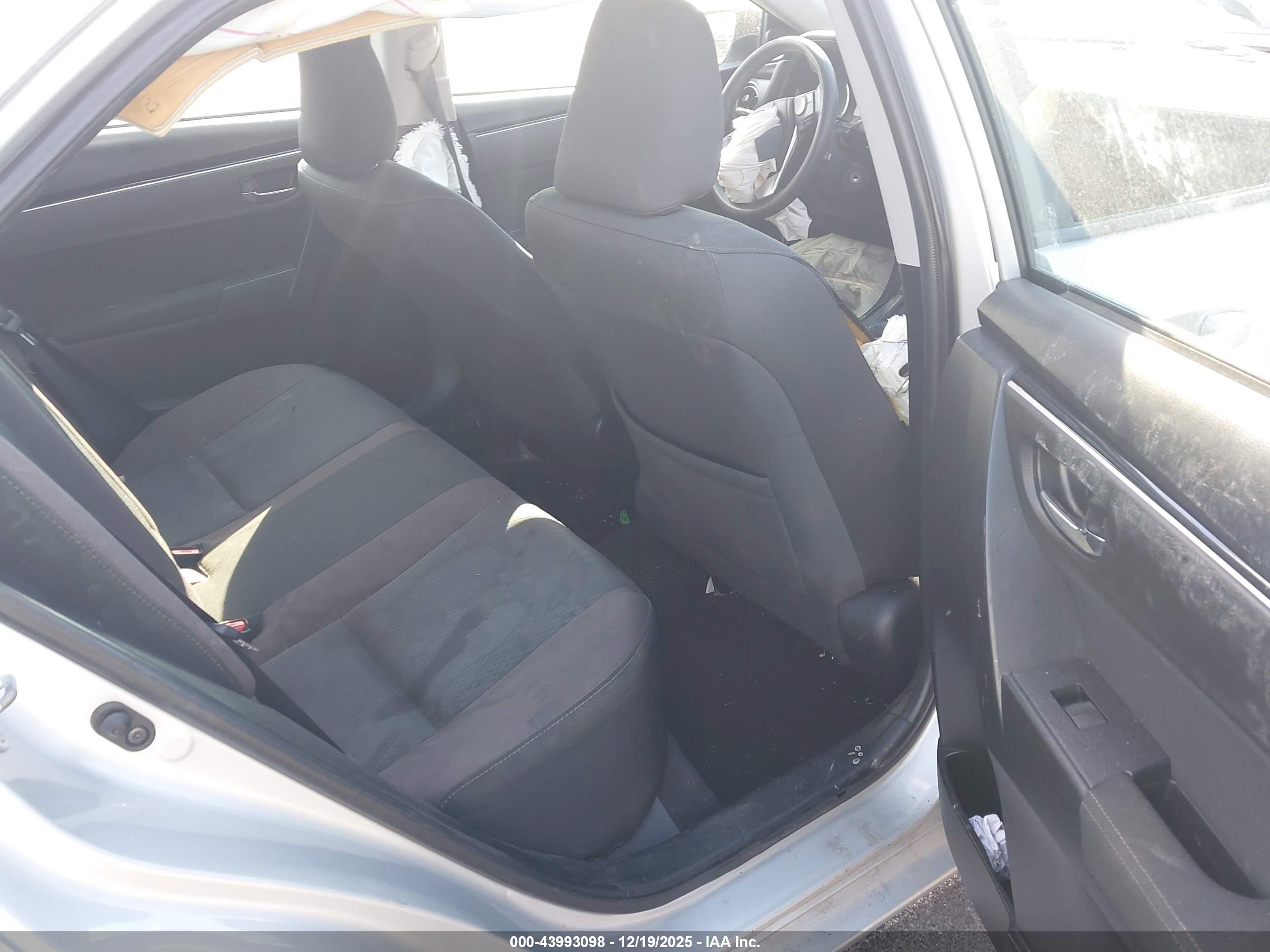 TOYOTA COROLLA image 8