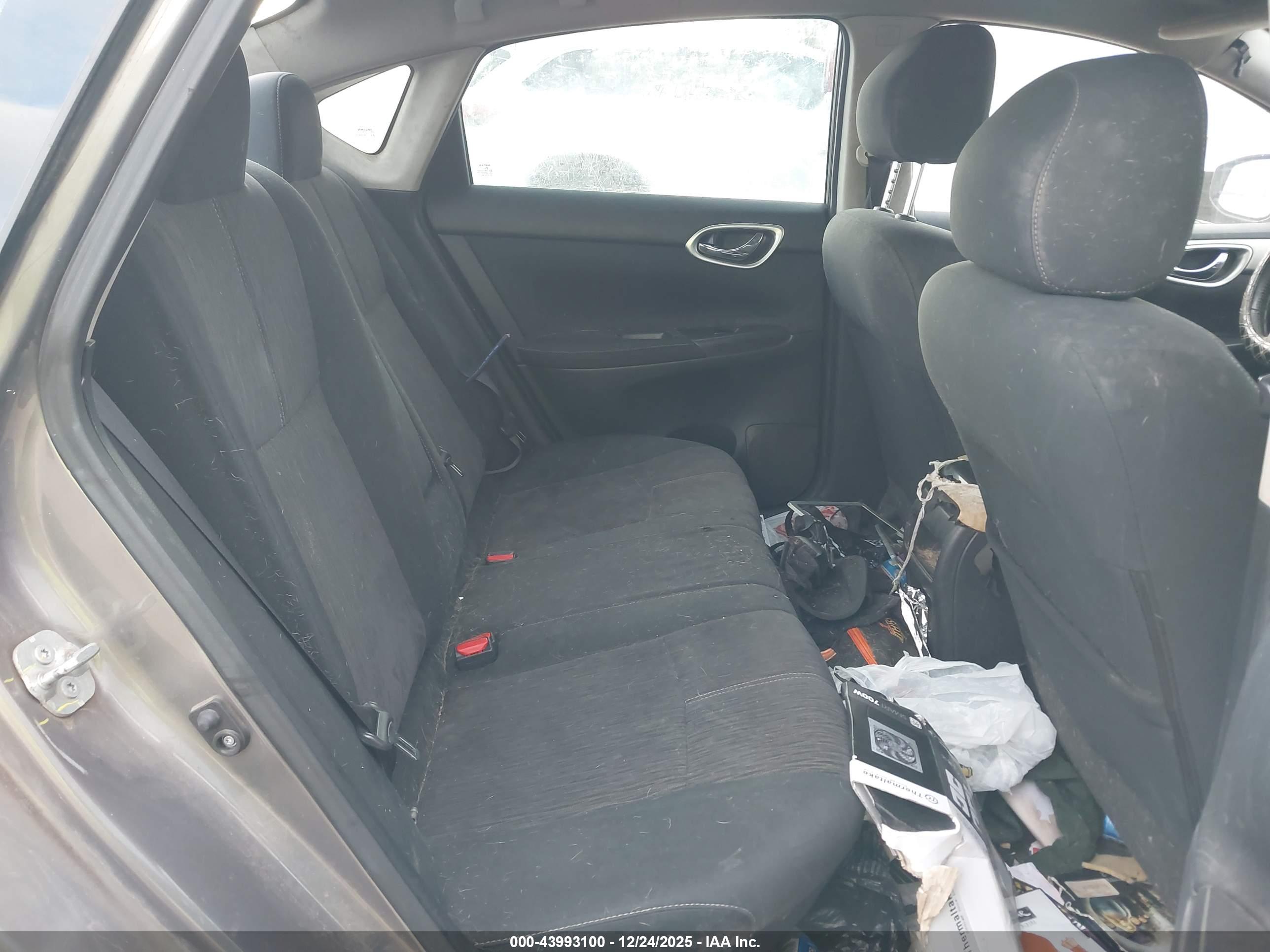 NISSAN SENTRA image 8