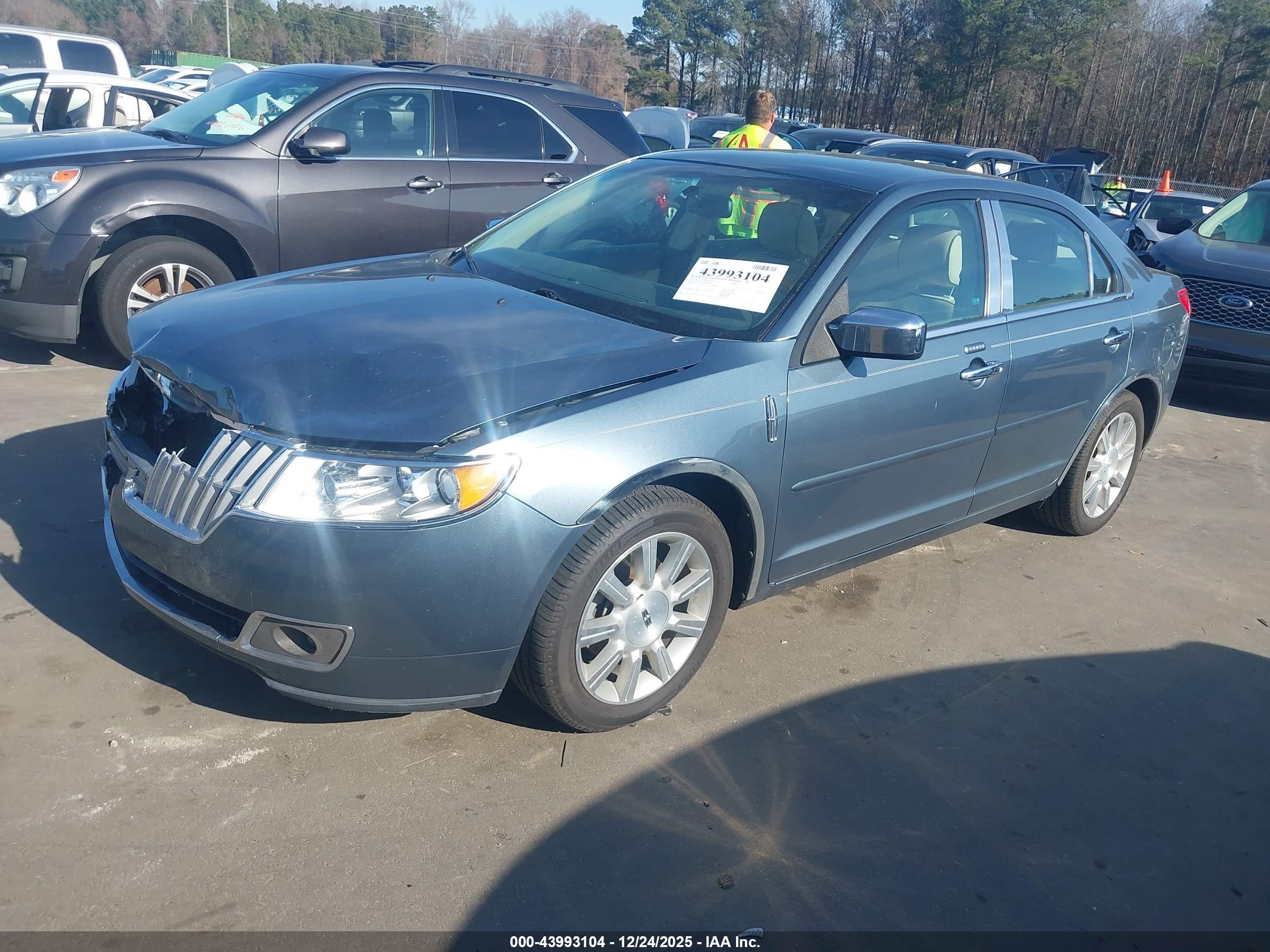 LINCOLN MKZ image 2