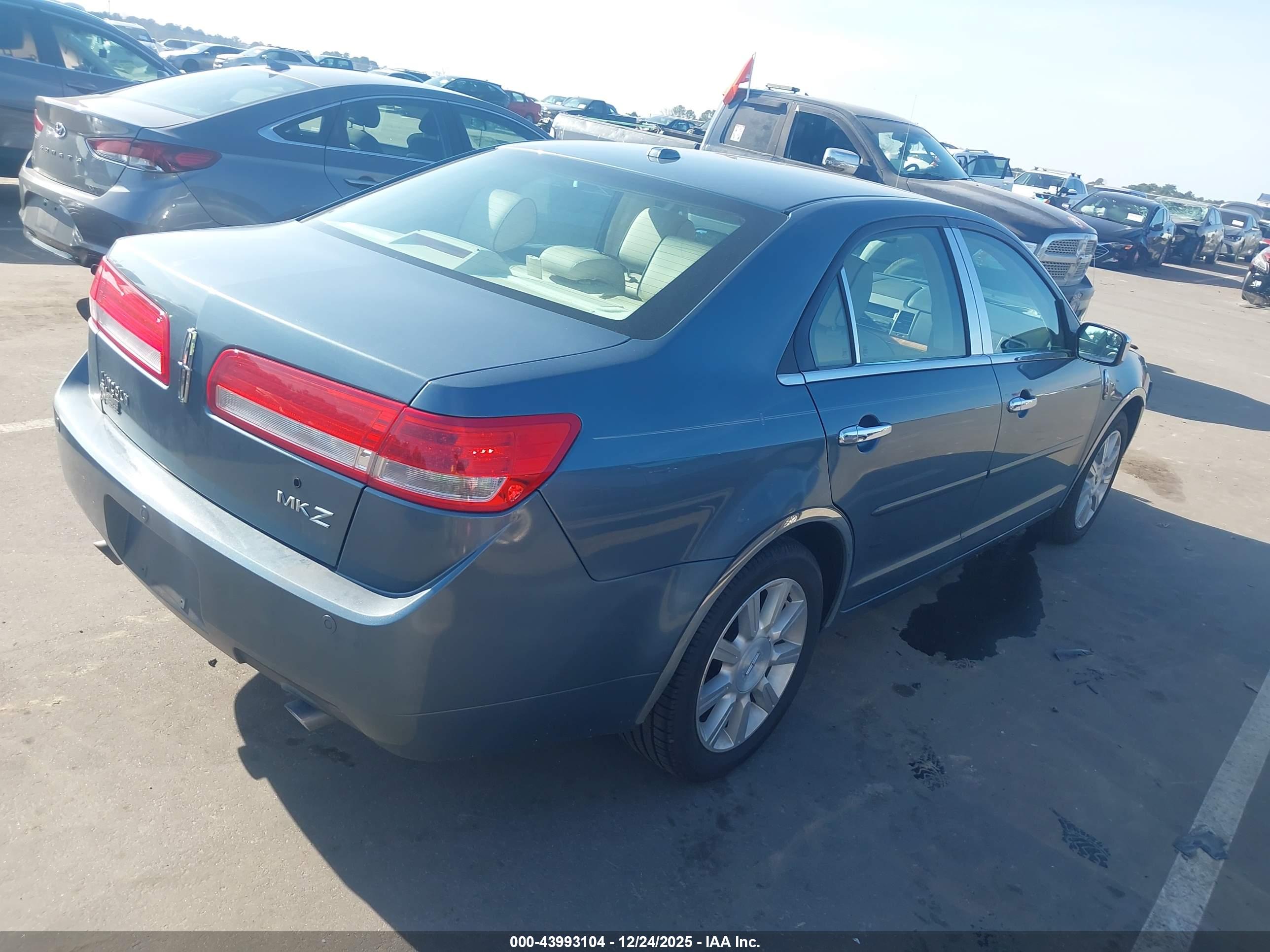 LINCOLN MKZ image 4