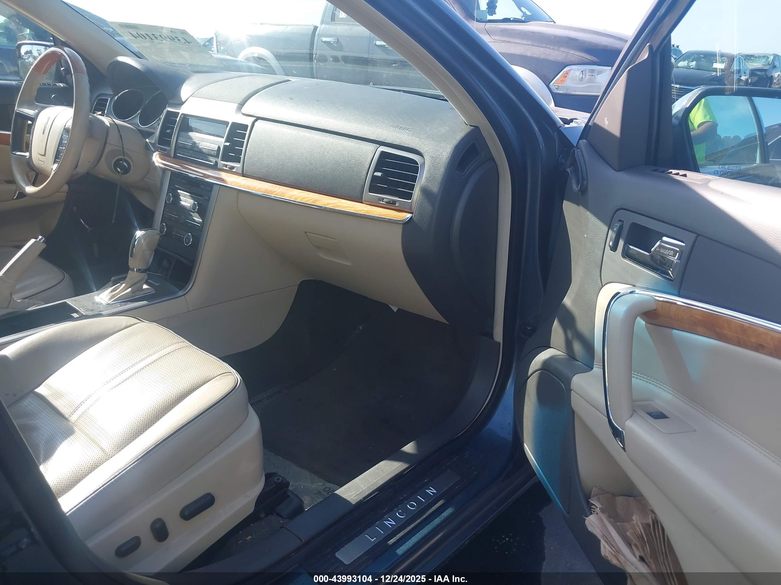LINCOLN MKZ image 5