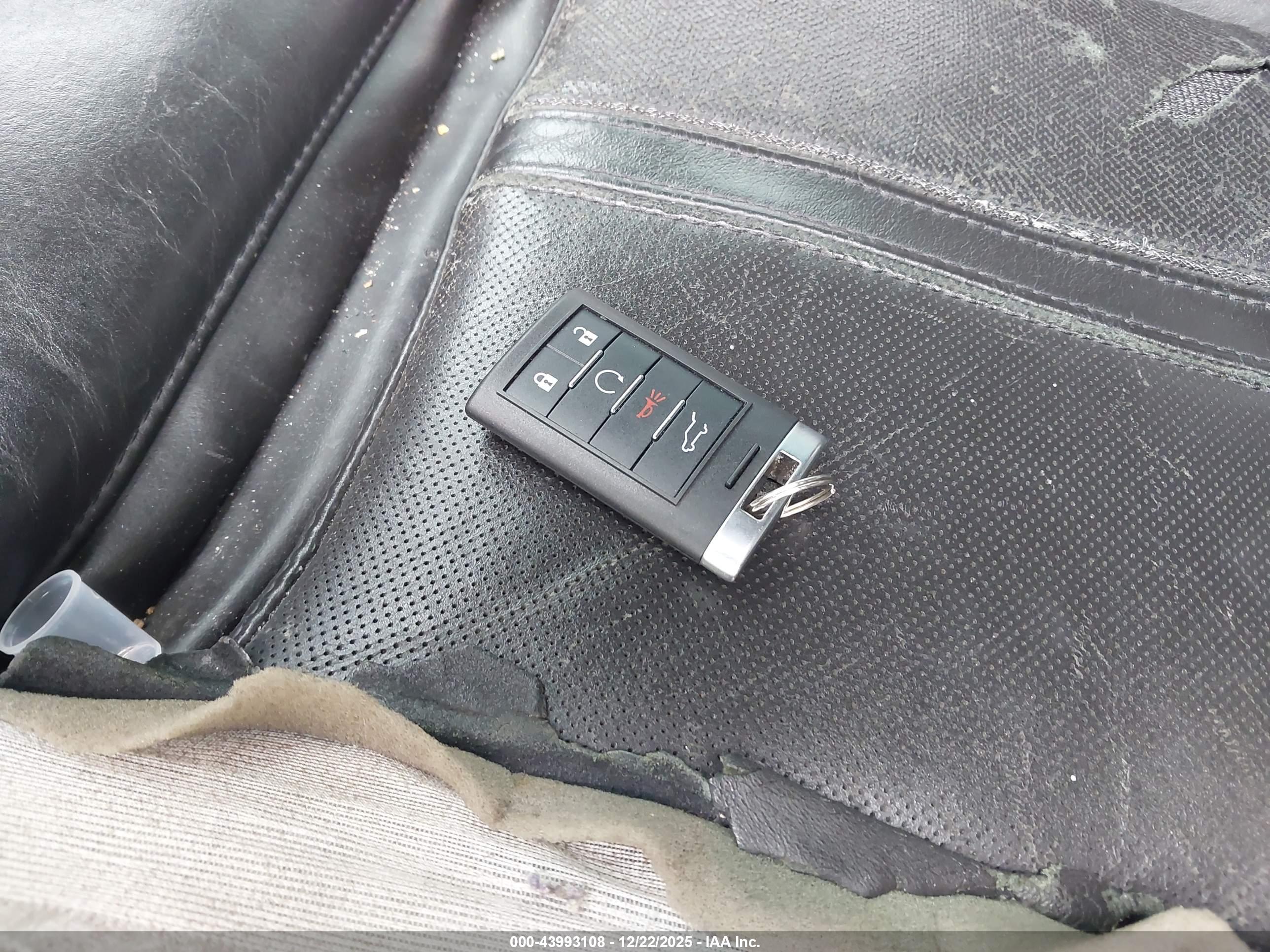 CADILLAC SRX image 11