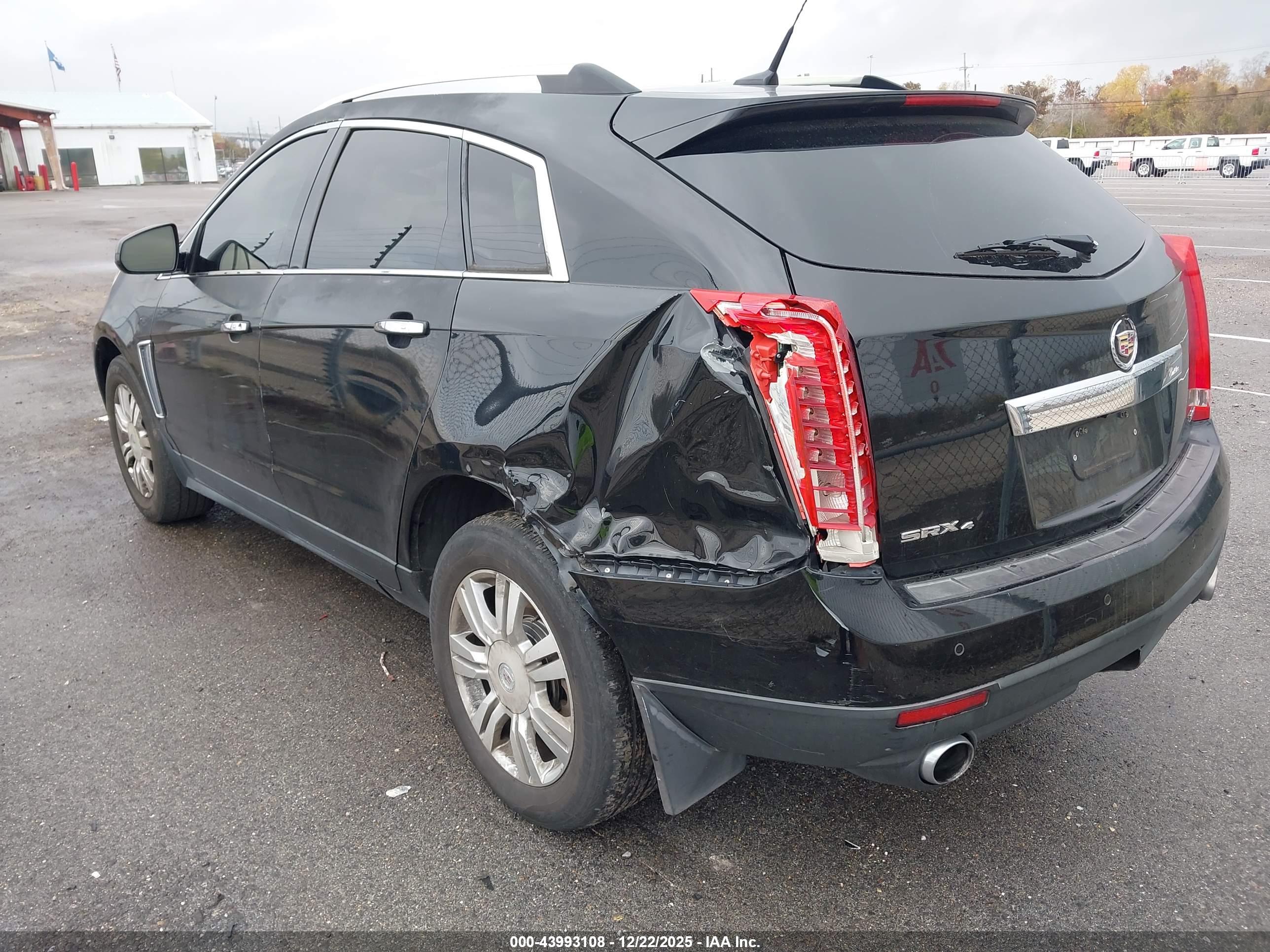 CADILLAC SRX image 3