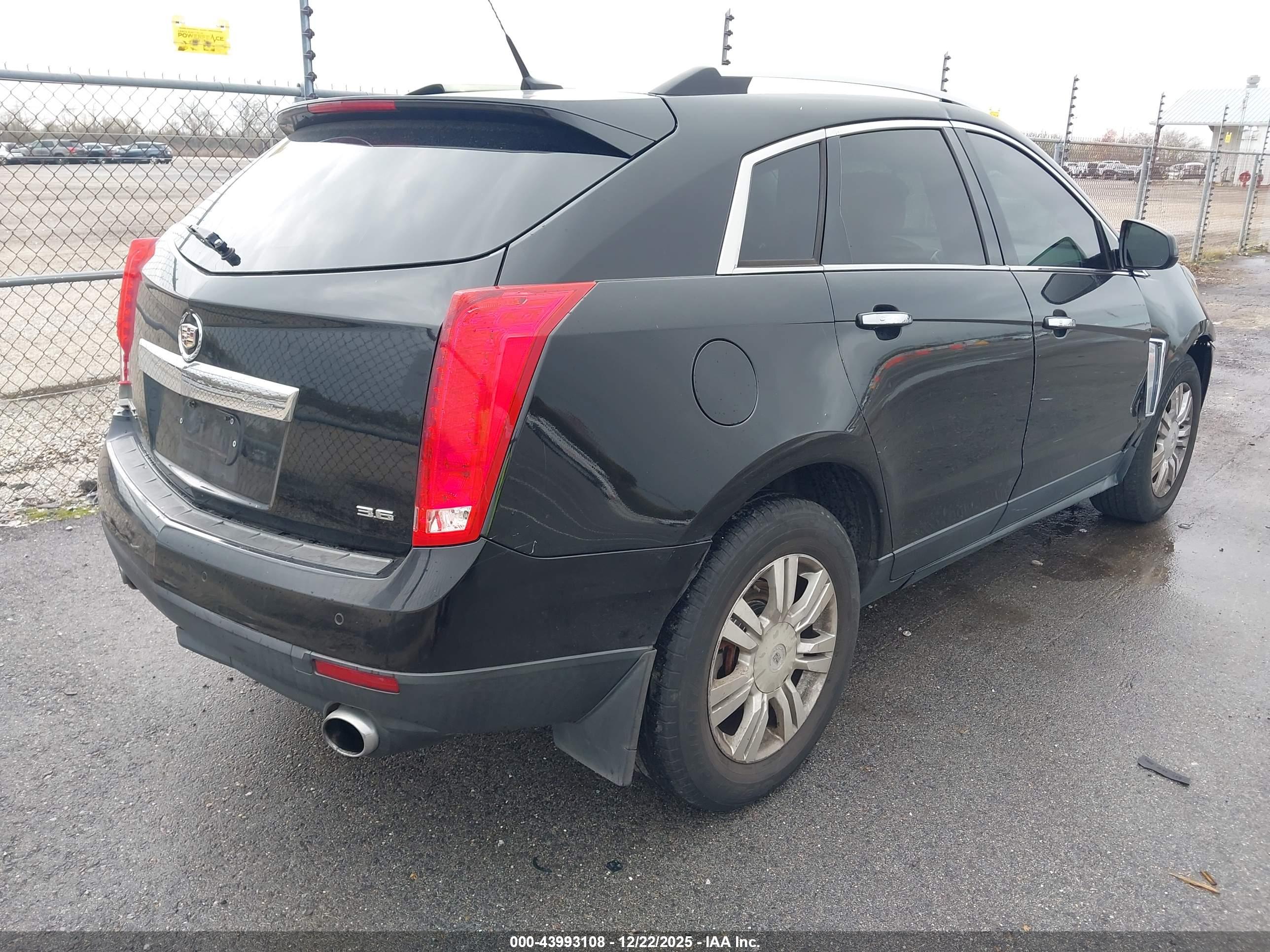 CADILLAC SRX image 4