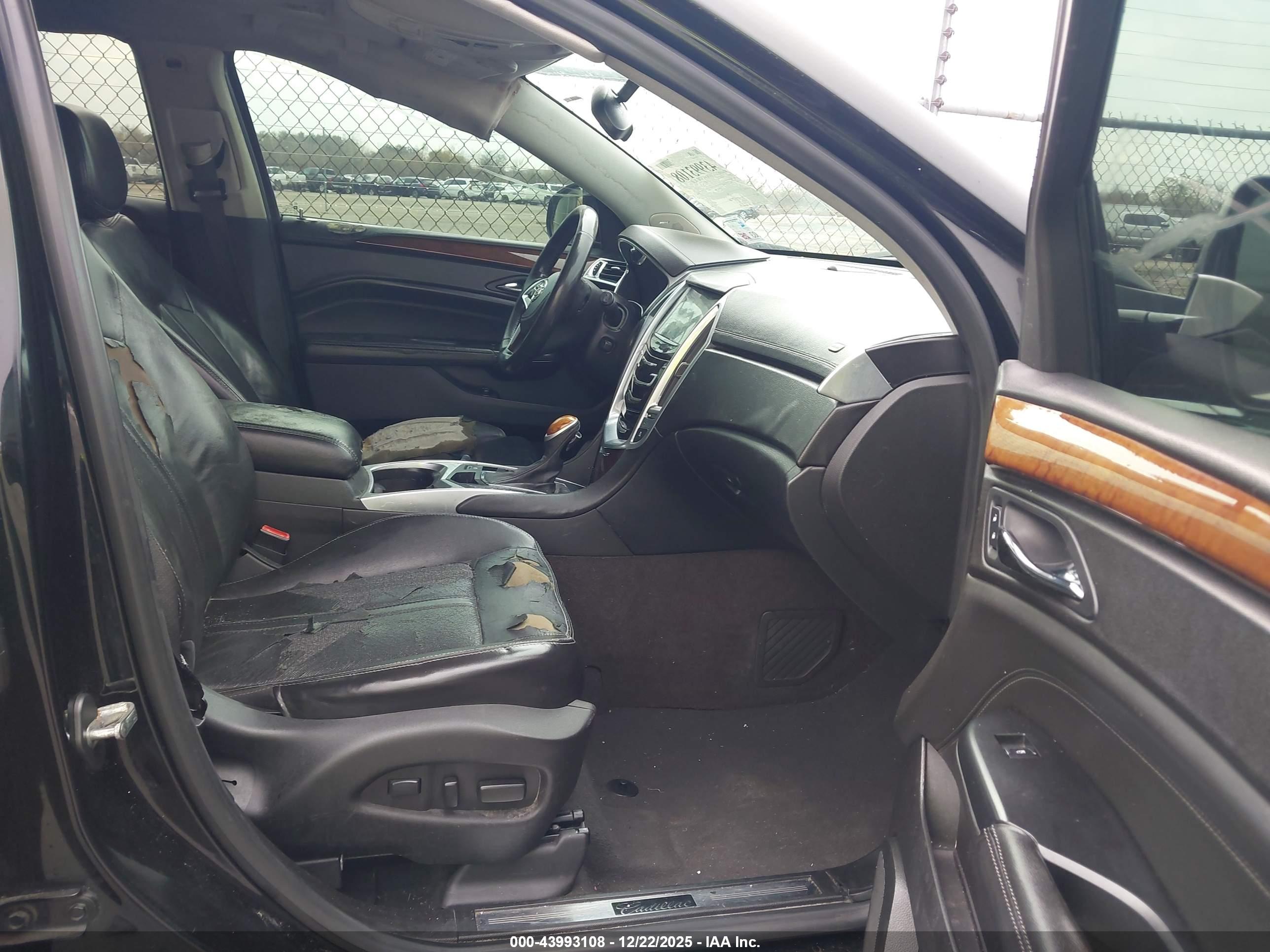 CADILLAC SRX image 5