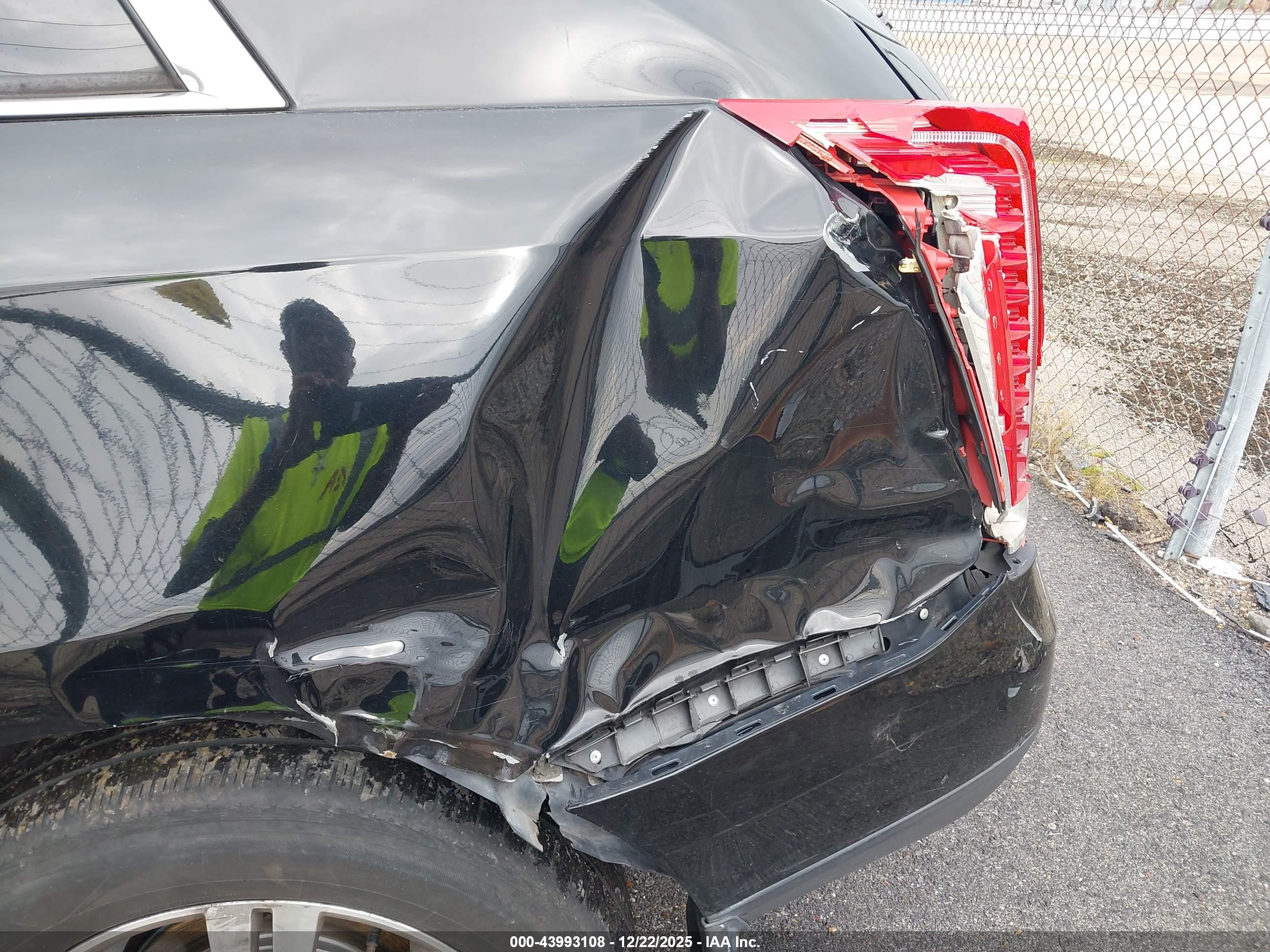 CADILLAC SRX image 6