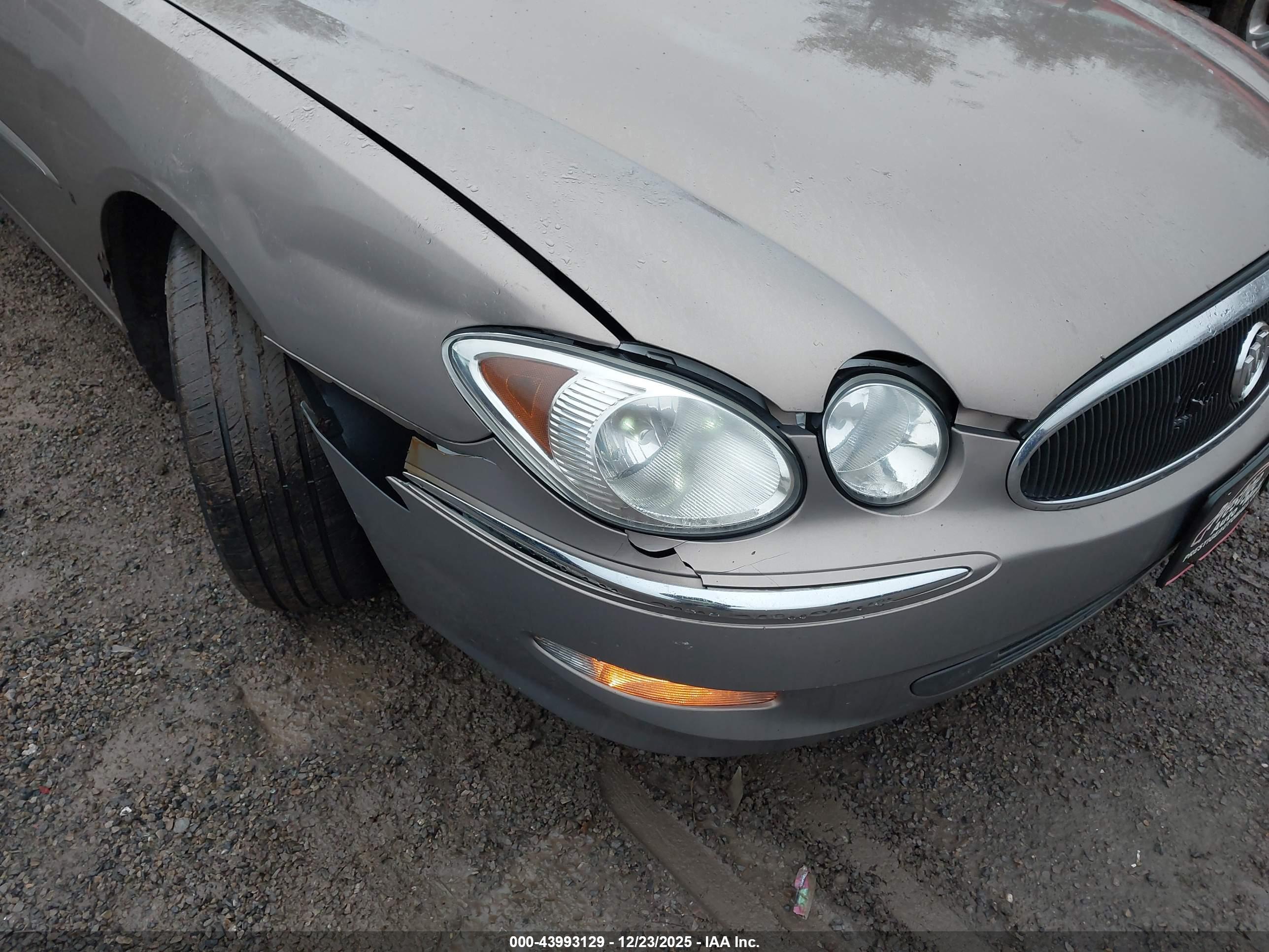 BUICK LACROSSE image 6
