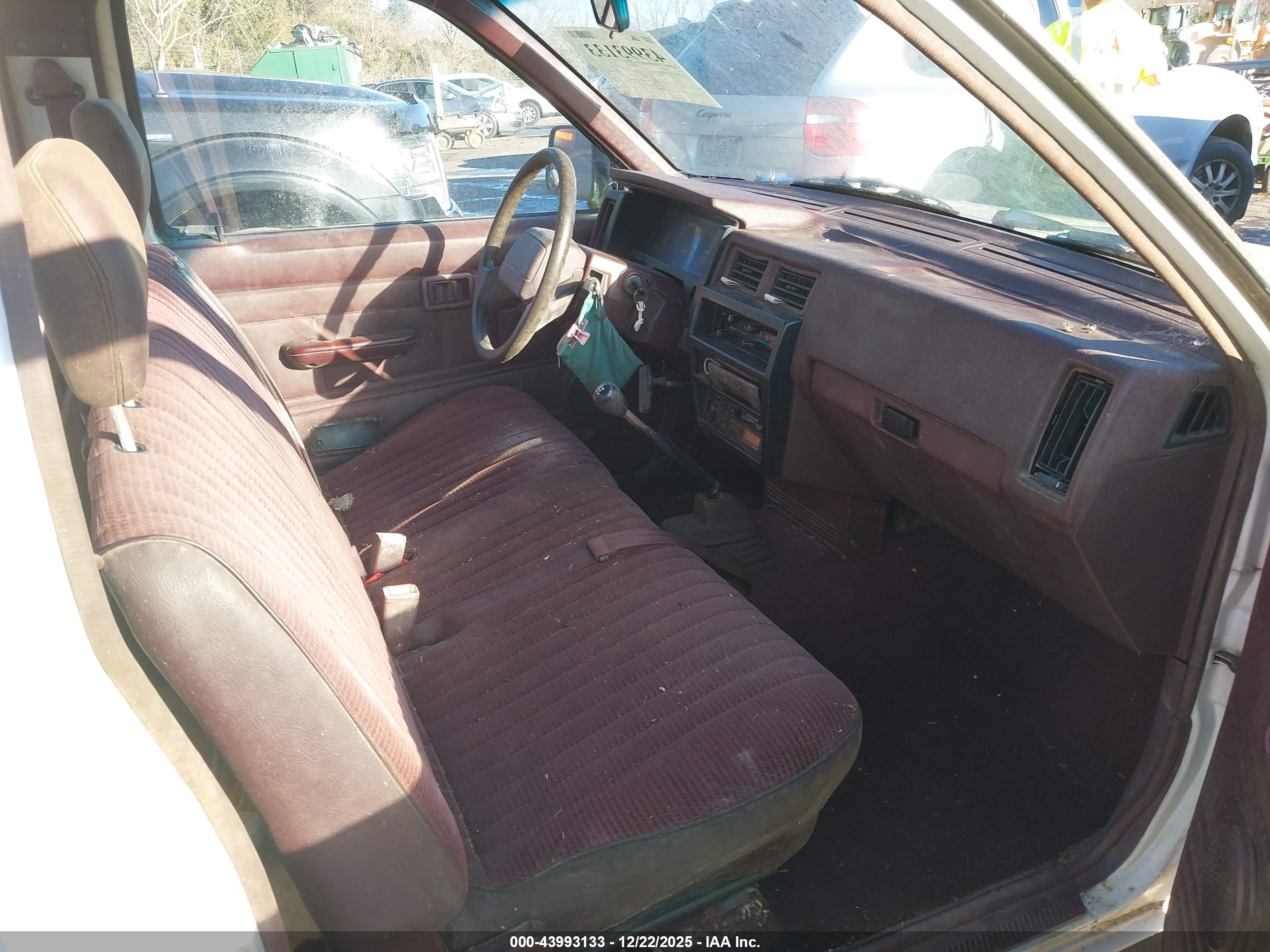 NISSAN TRUCK image 5