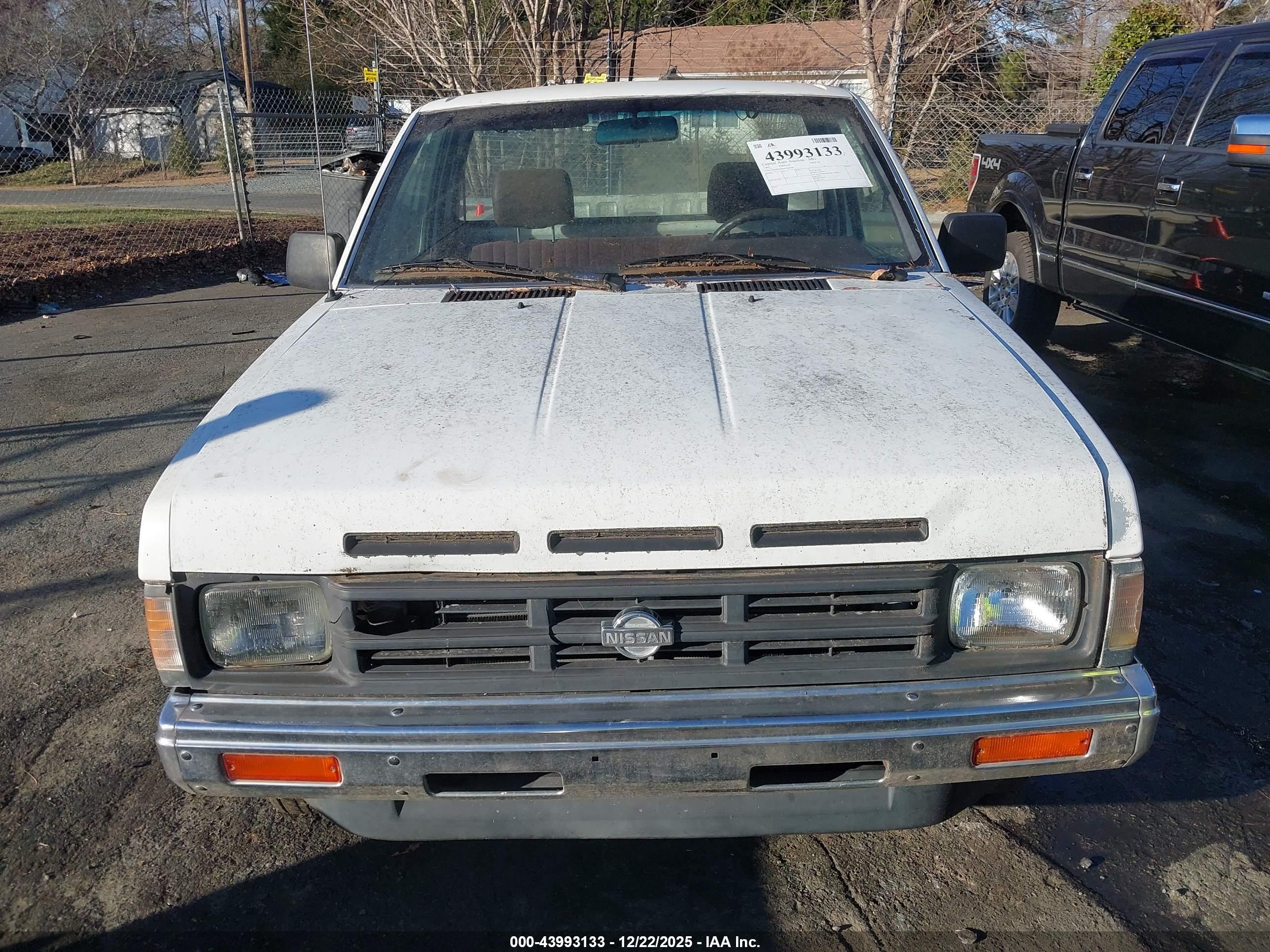 NISSAN TRUCK image 6