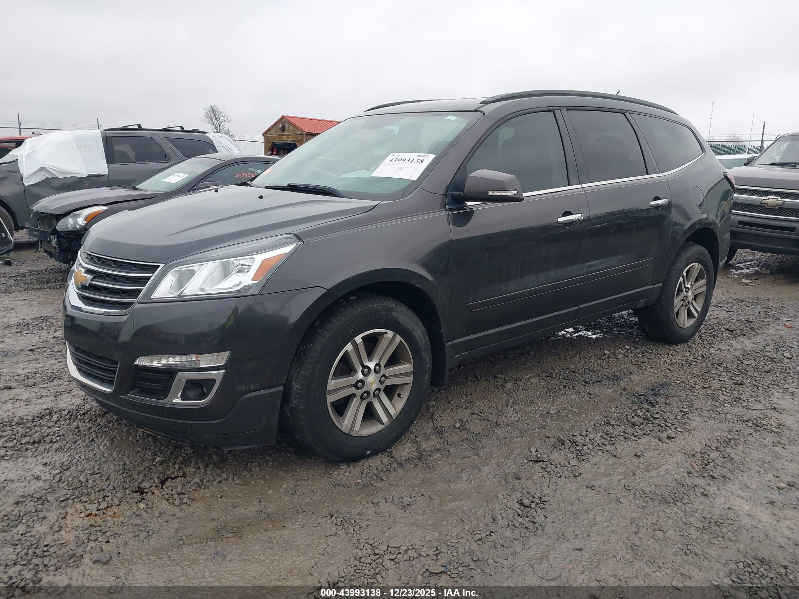 CHEVROLET TRAVERSE image 2