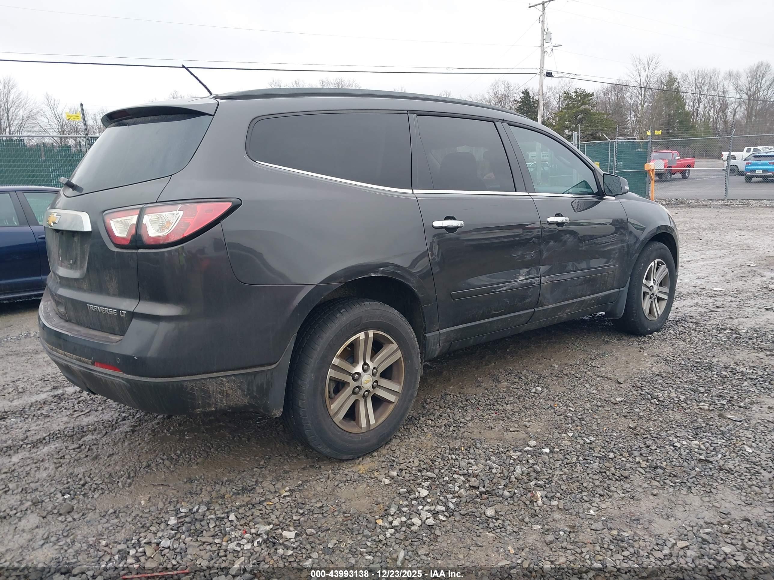 CHEVROLET TRAVERSE image 4