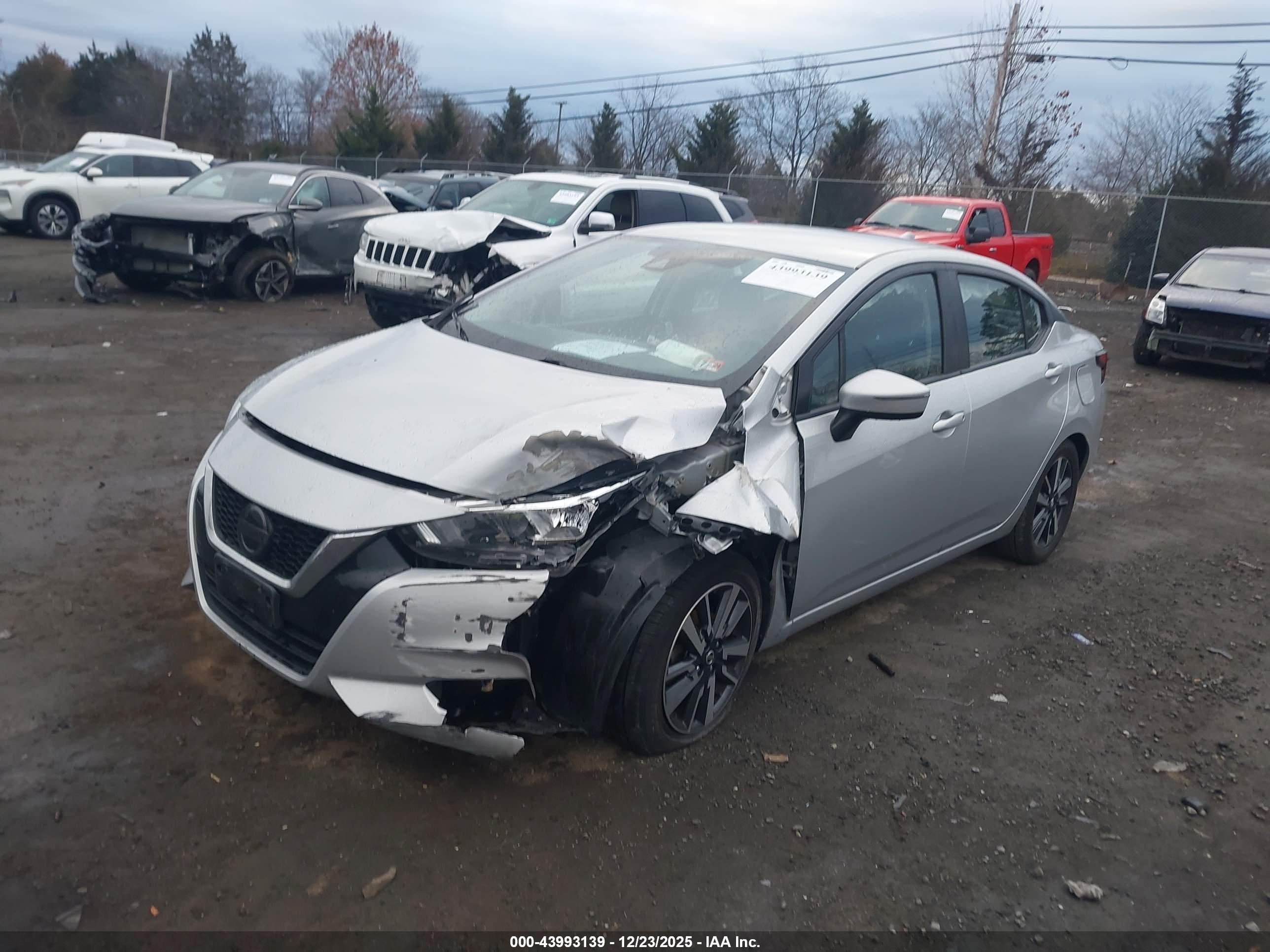 NISSAN VERSA image 2