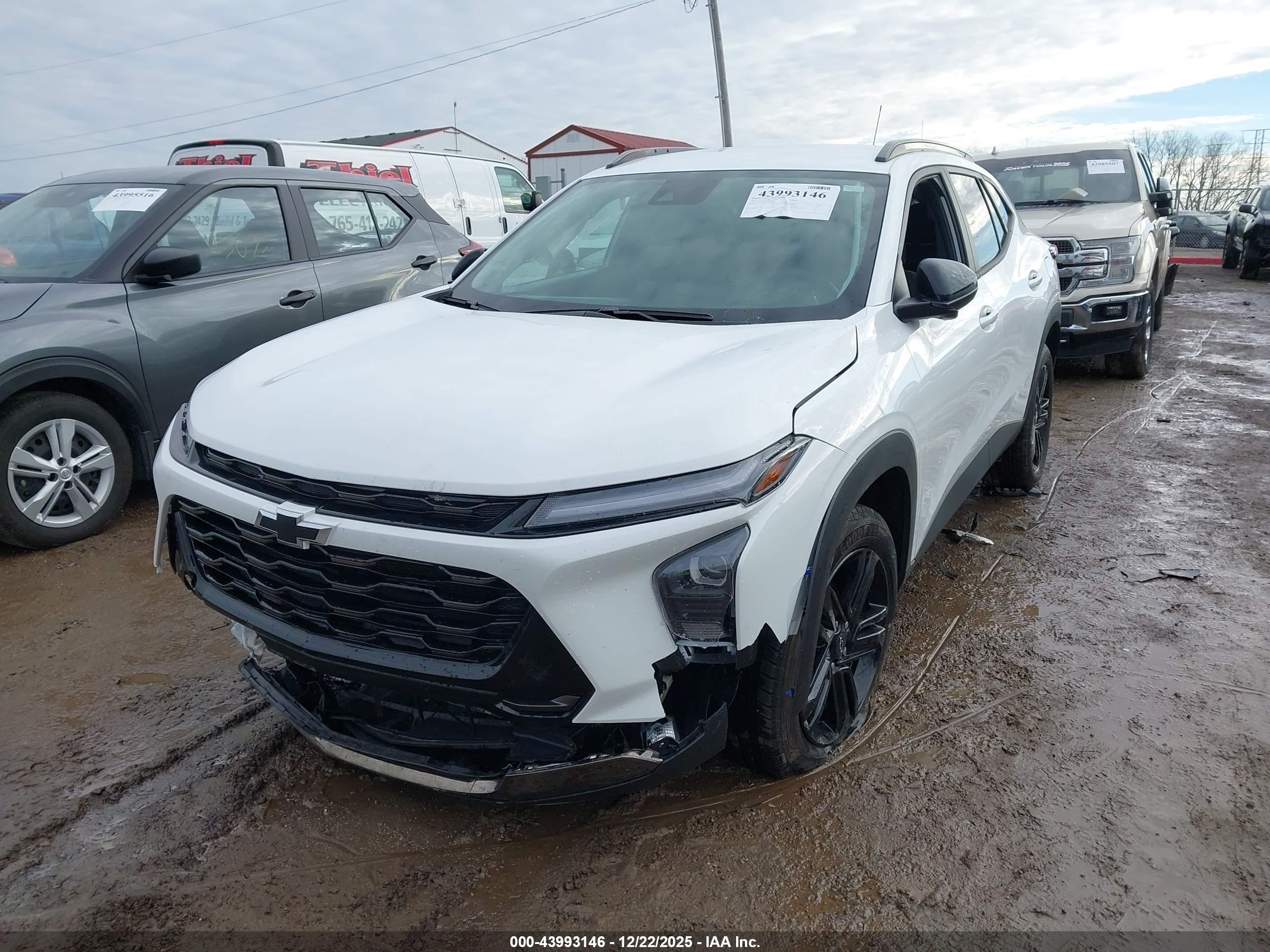 CHEVROLET TRAX image 2