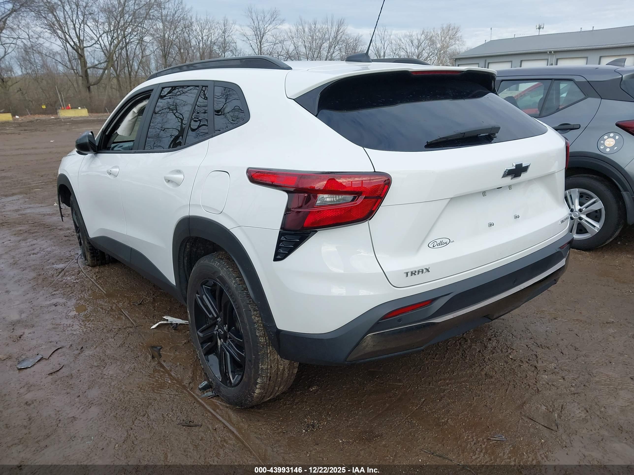 CHEVROLET TRAX image 3