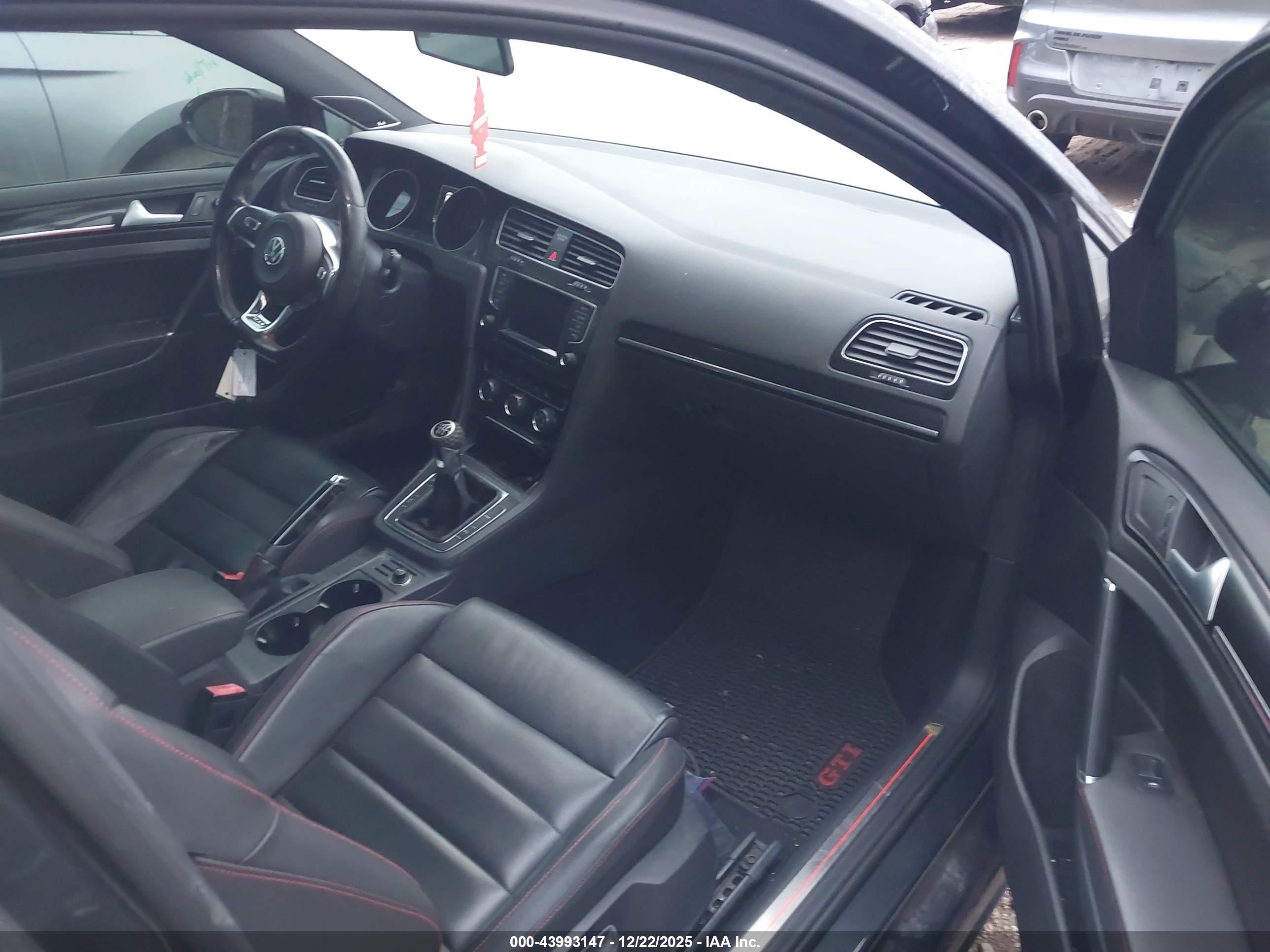 VOLKSWAGEN GOLF image 5