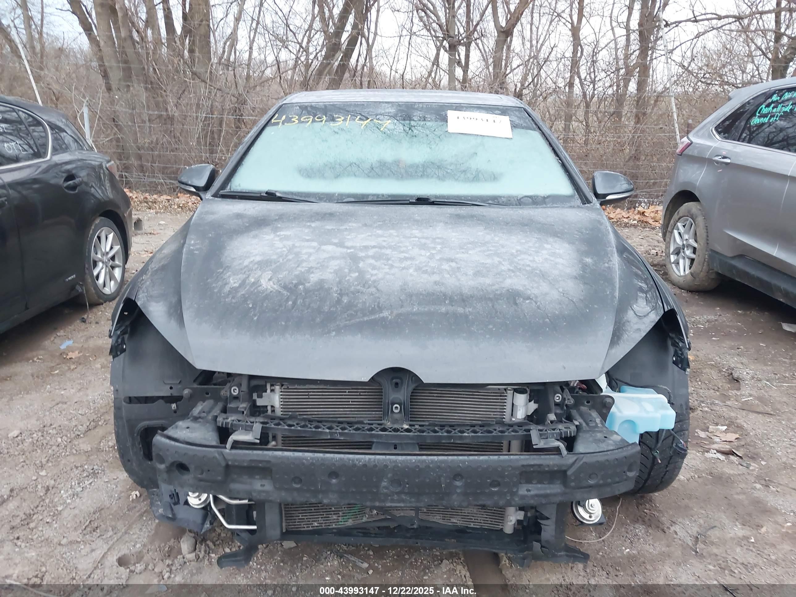VOLKSWAGEN GOLF image 6