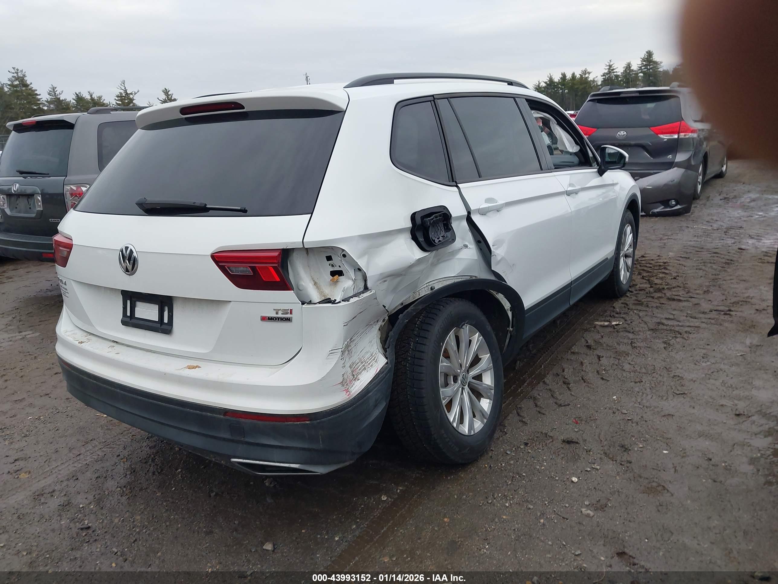 VOLKSWAGEN TIGUAN image 4