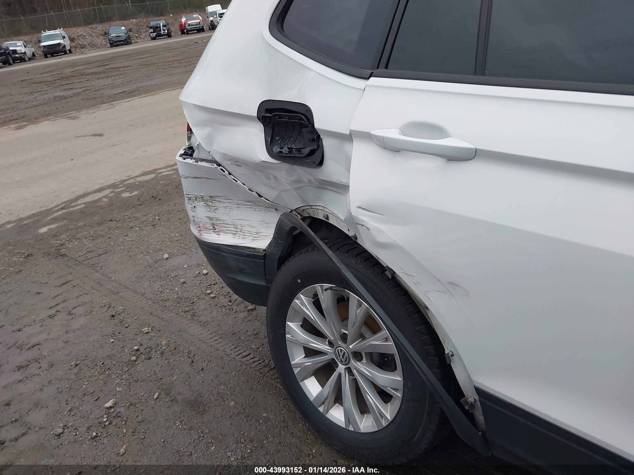 VOLKSWAGEN TIGUAN image 6