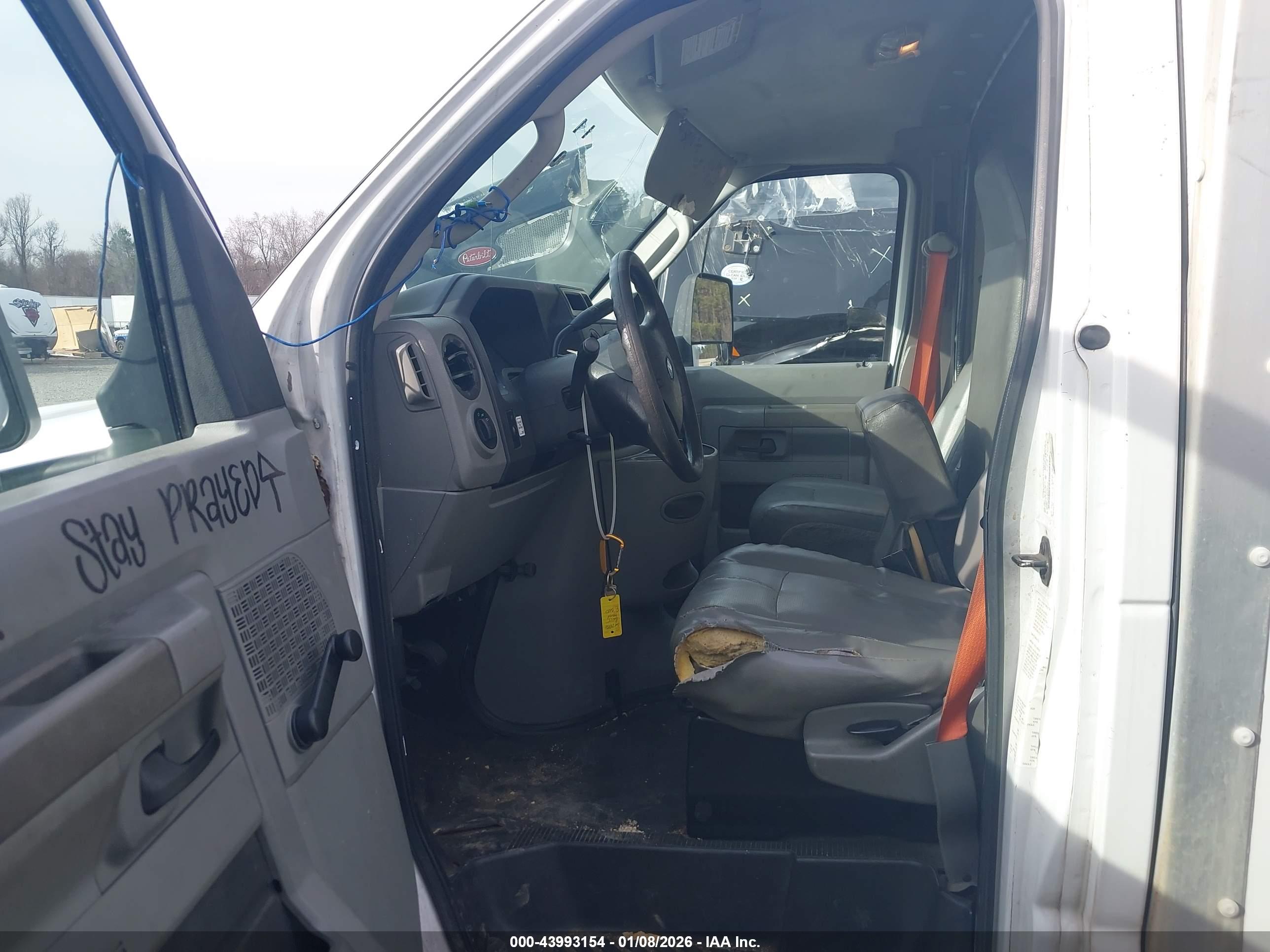 FORD E-350 image 8