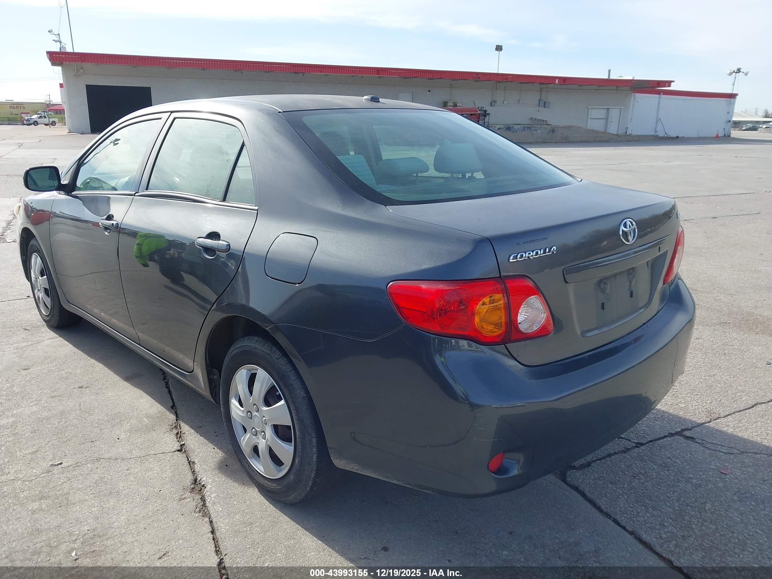 TOYOTA COROLLA image 3