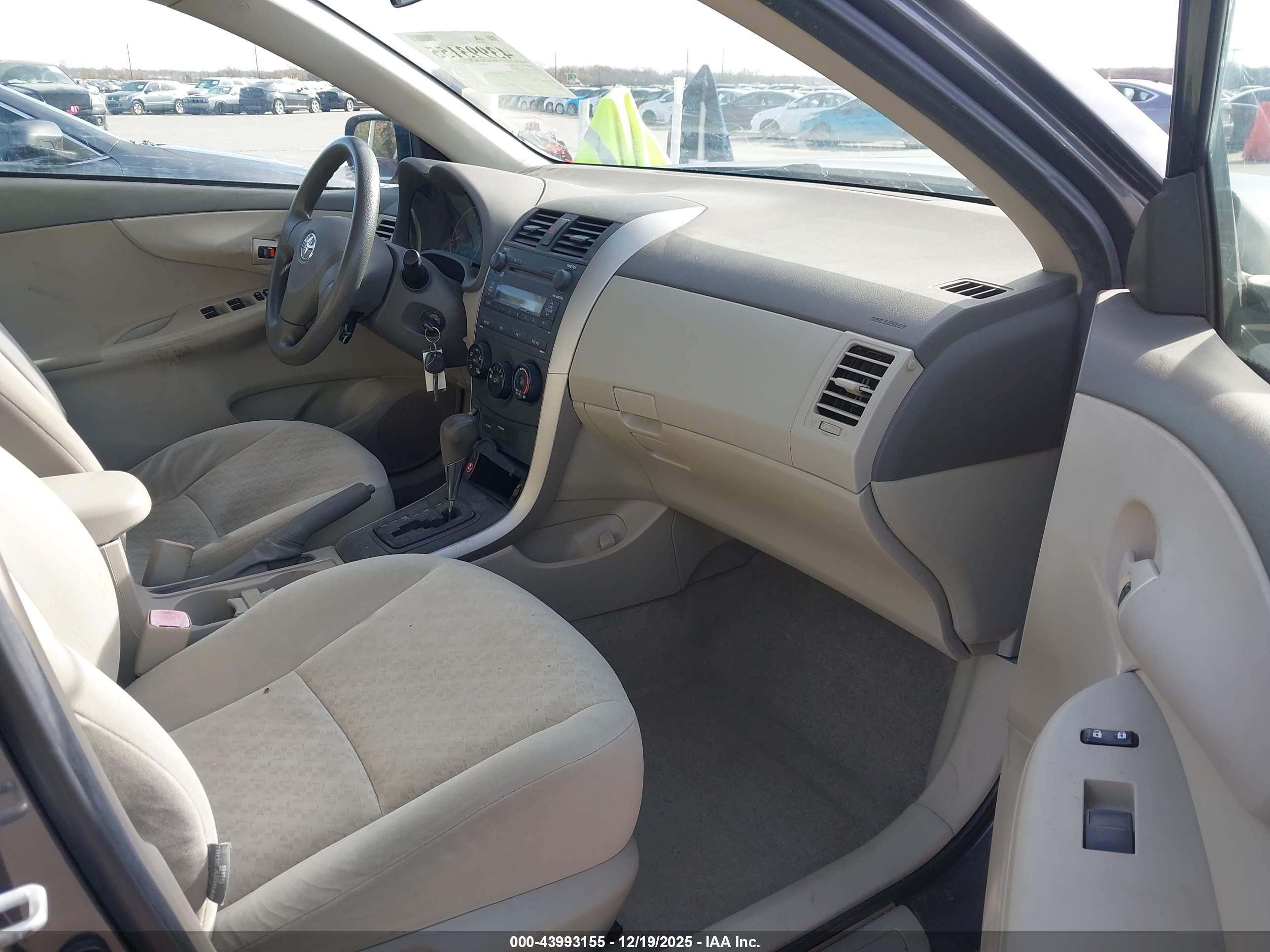 TOYOTA COROLLA image 5