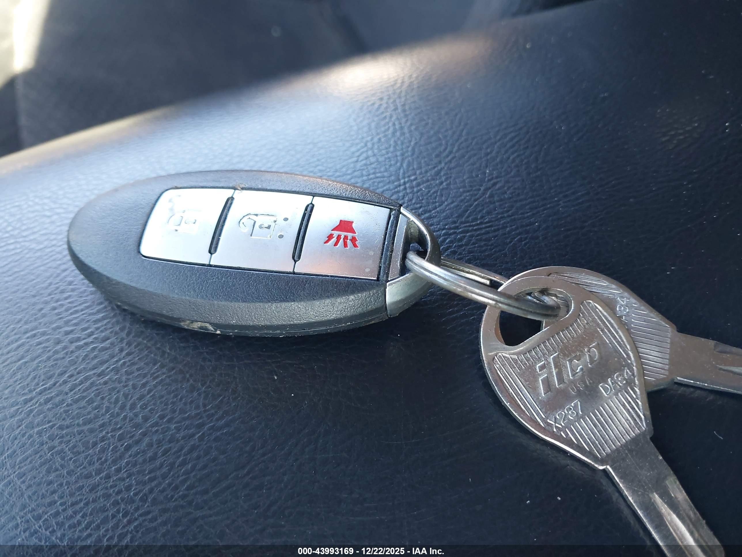 NISSAN MURANO image 11