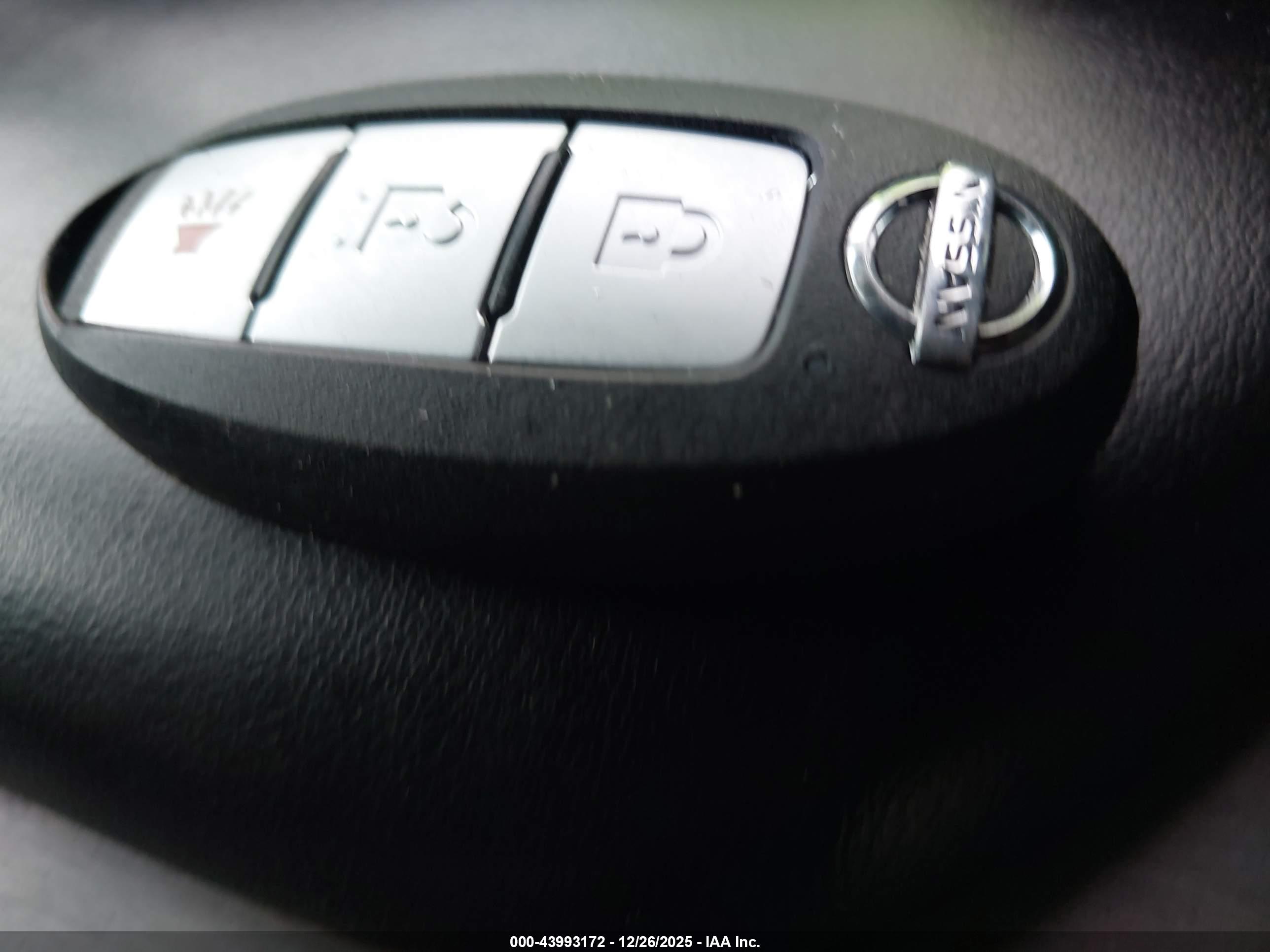 NISSAN MURANO image 11