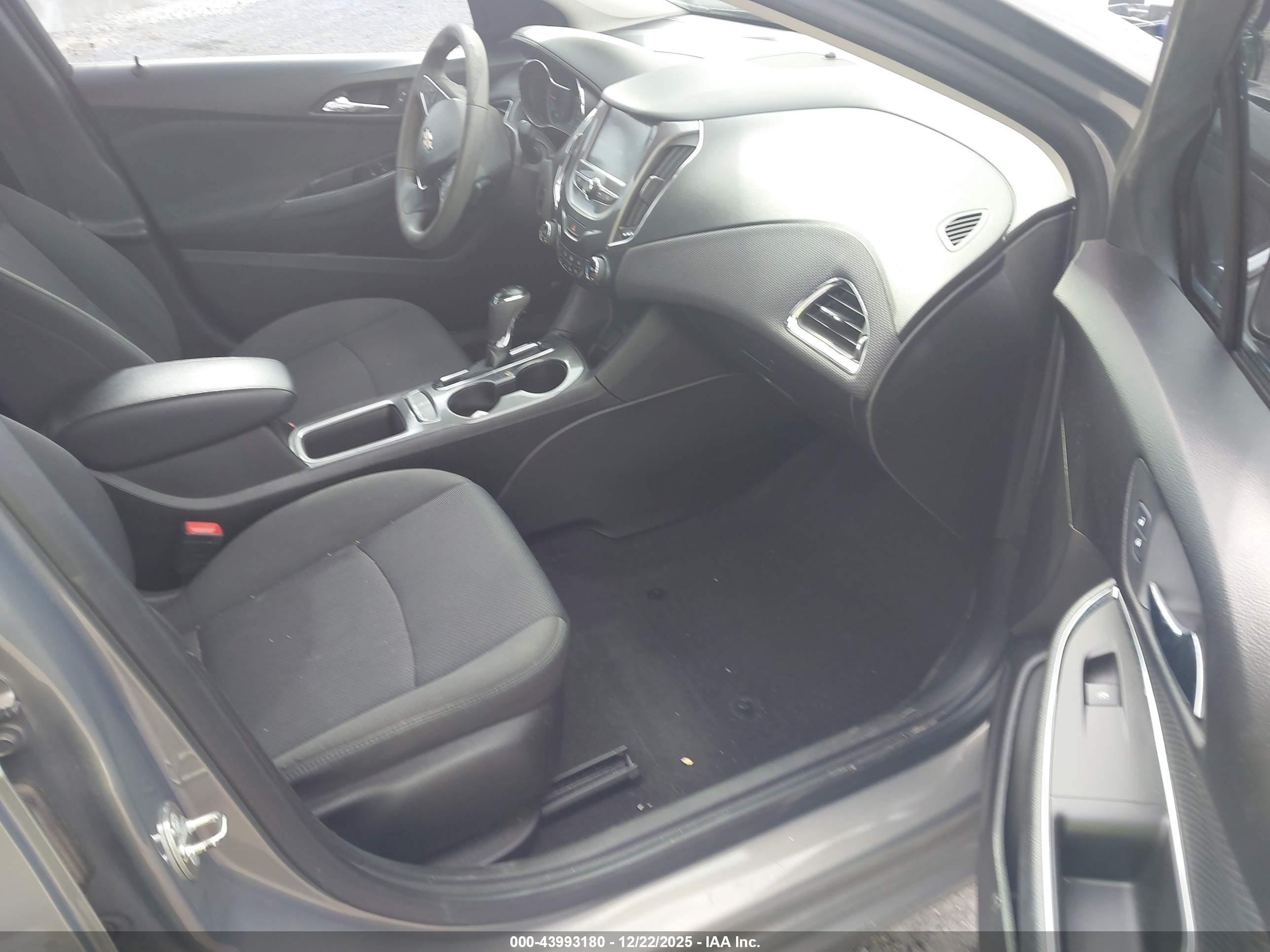 CHEVROLET CRUZE image 5