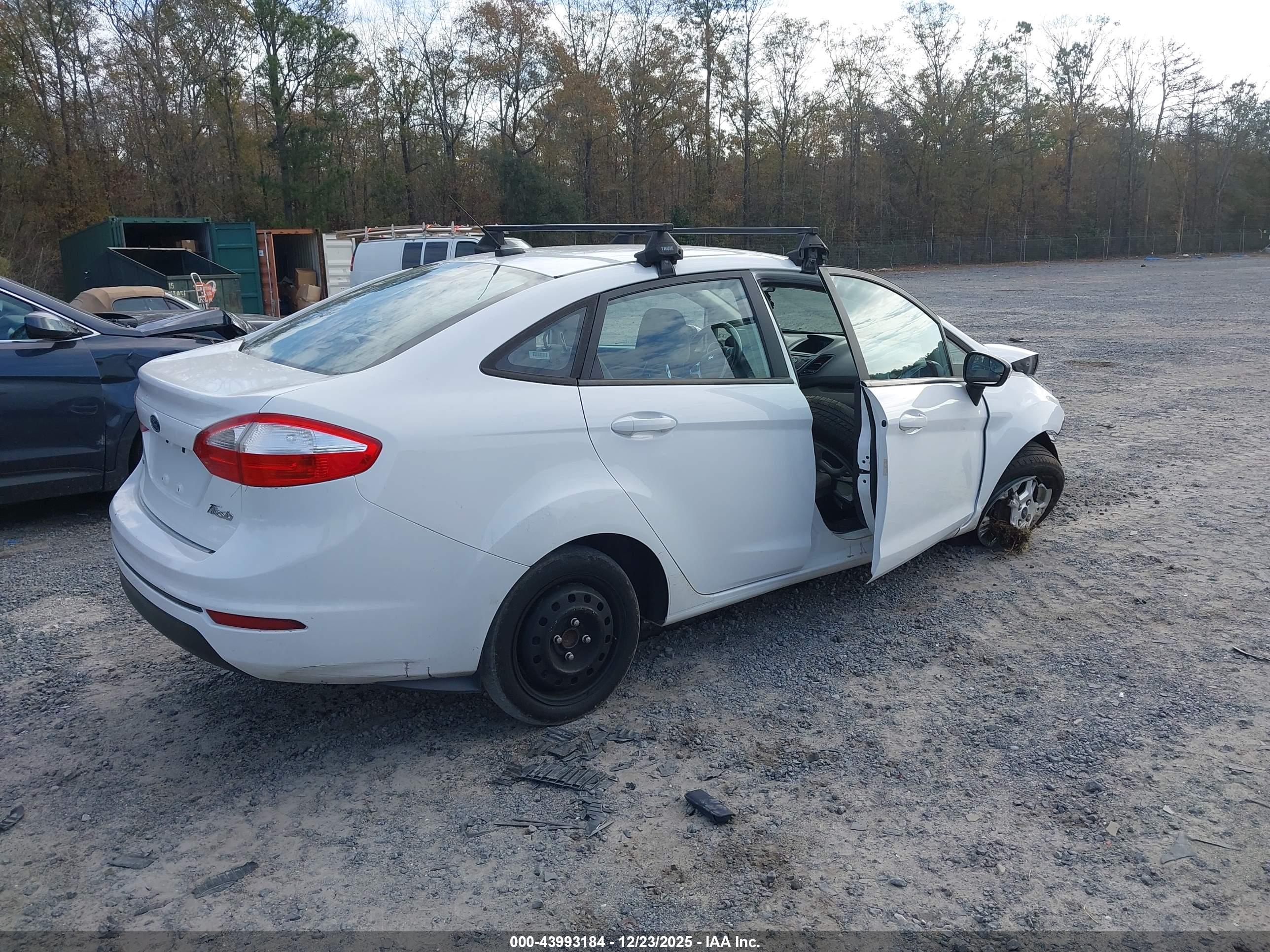 FORD FIESTA image 4