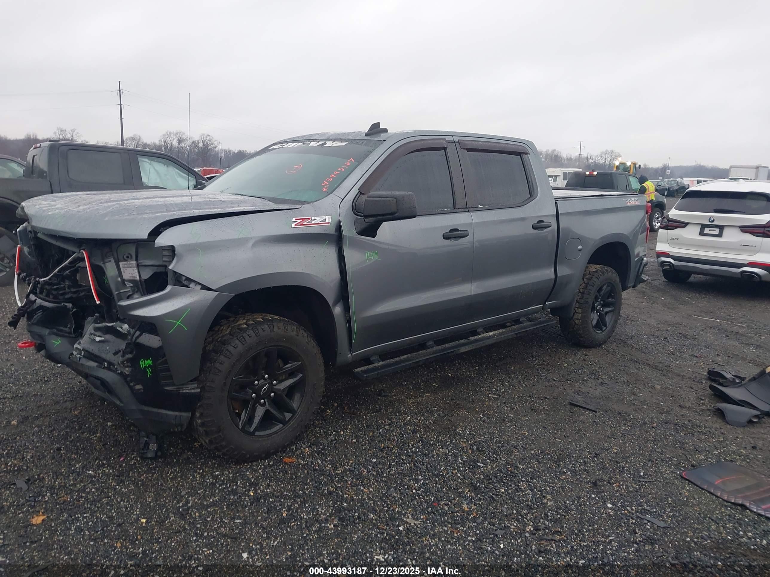 CHEVROLET SILVERADO image 2