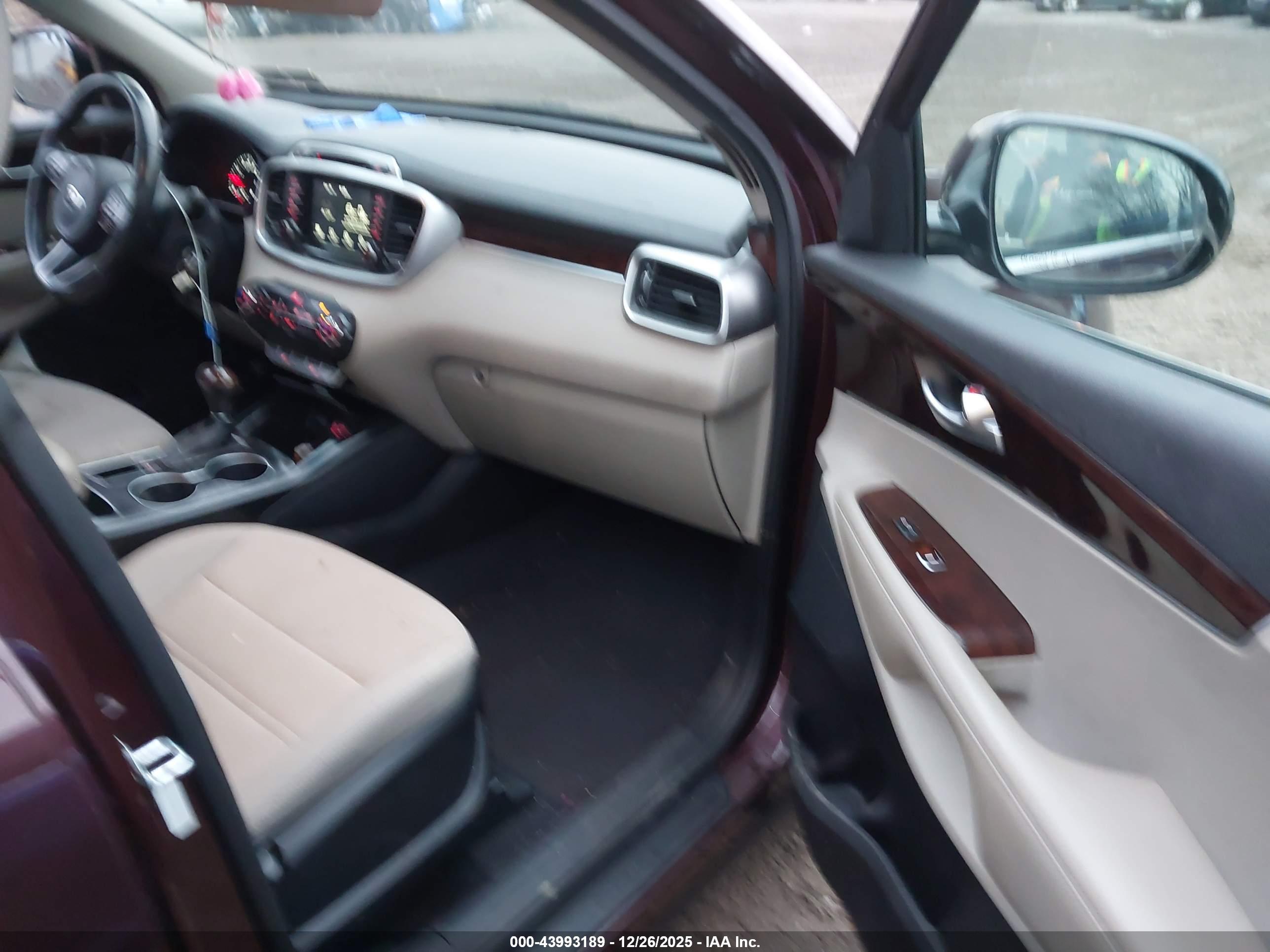 KIA SORENTO image 5