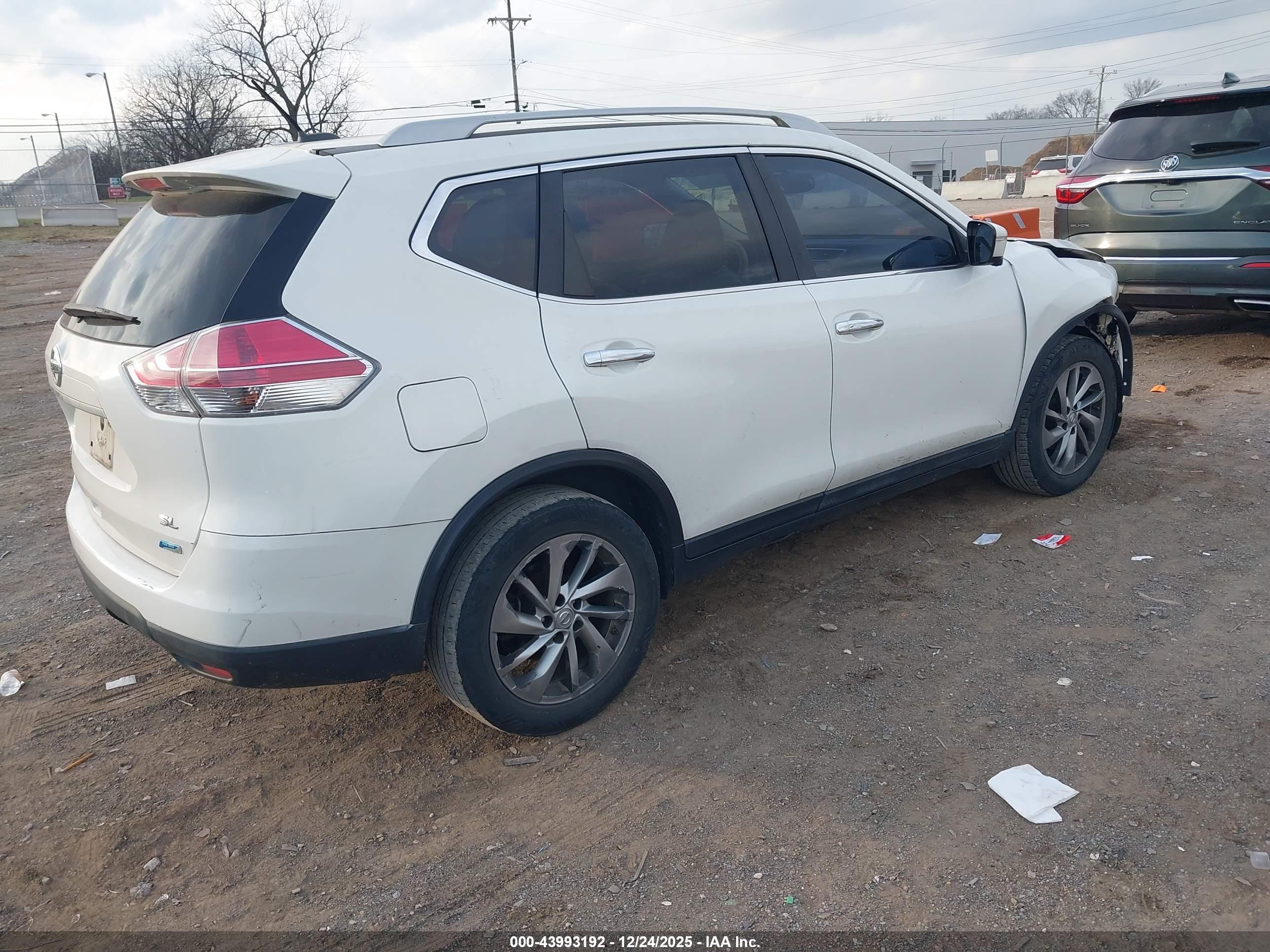 NISSAN ROGUE image 4