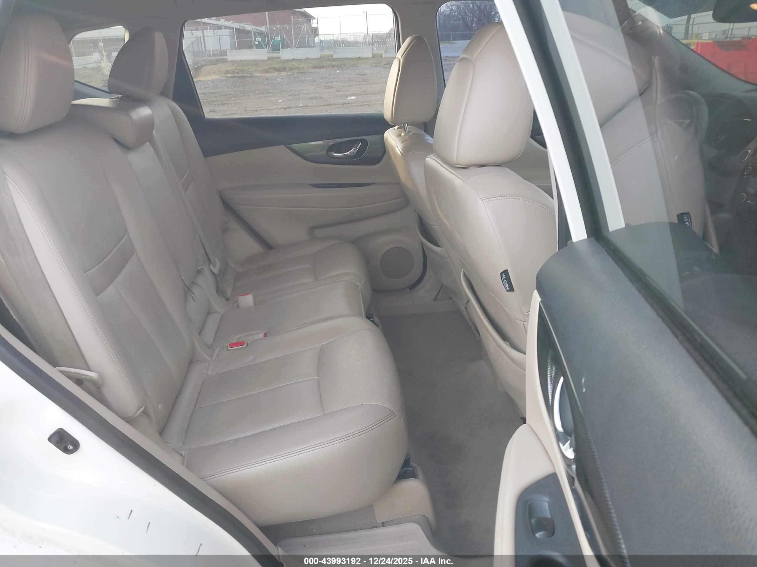 NISSAN ROGUE image 8